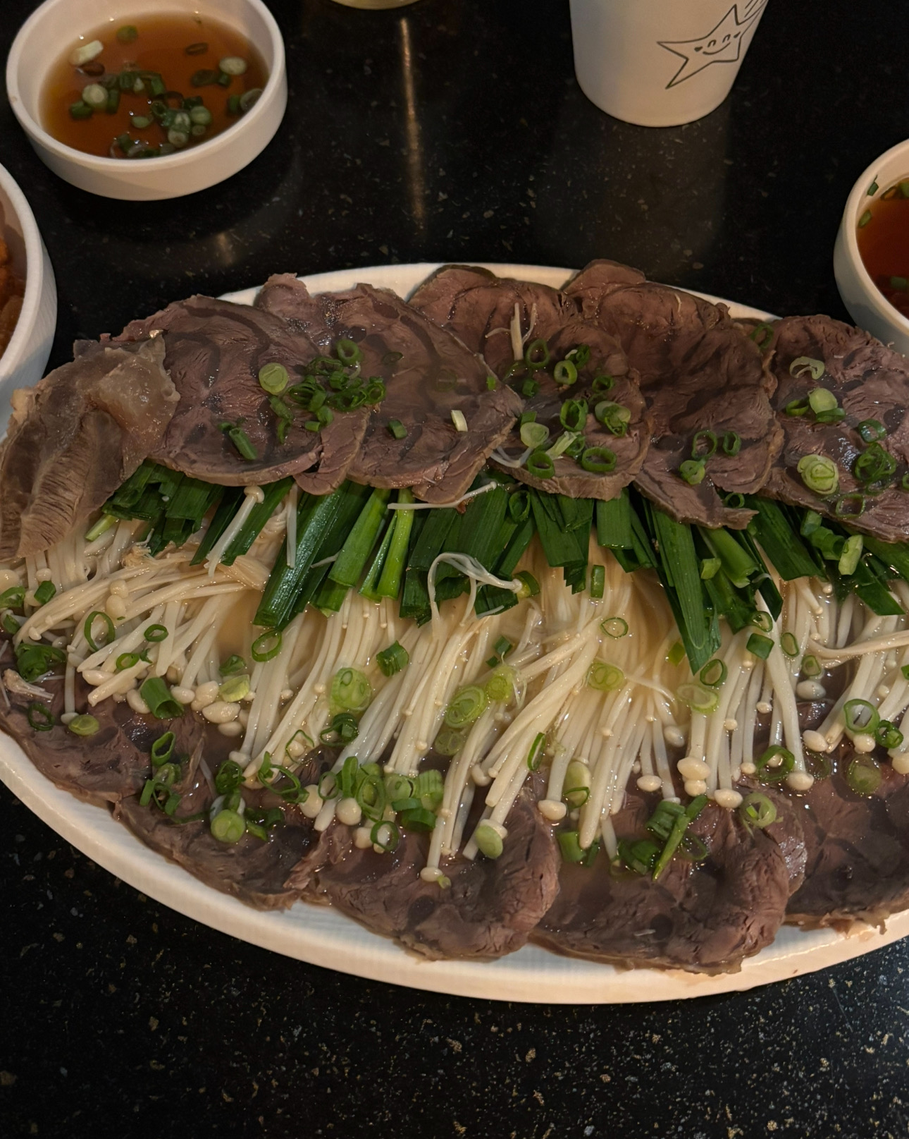 두번째 왔는데 너무 맛있어요~~~ 파스타 진짜 맛있으니까 꼭 드세용 🥺 요즘 날씨에 창도 