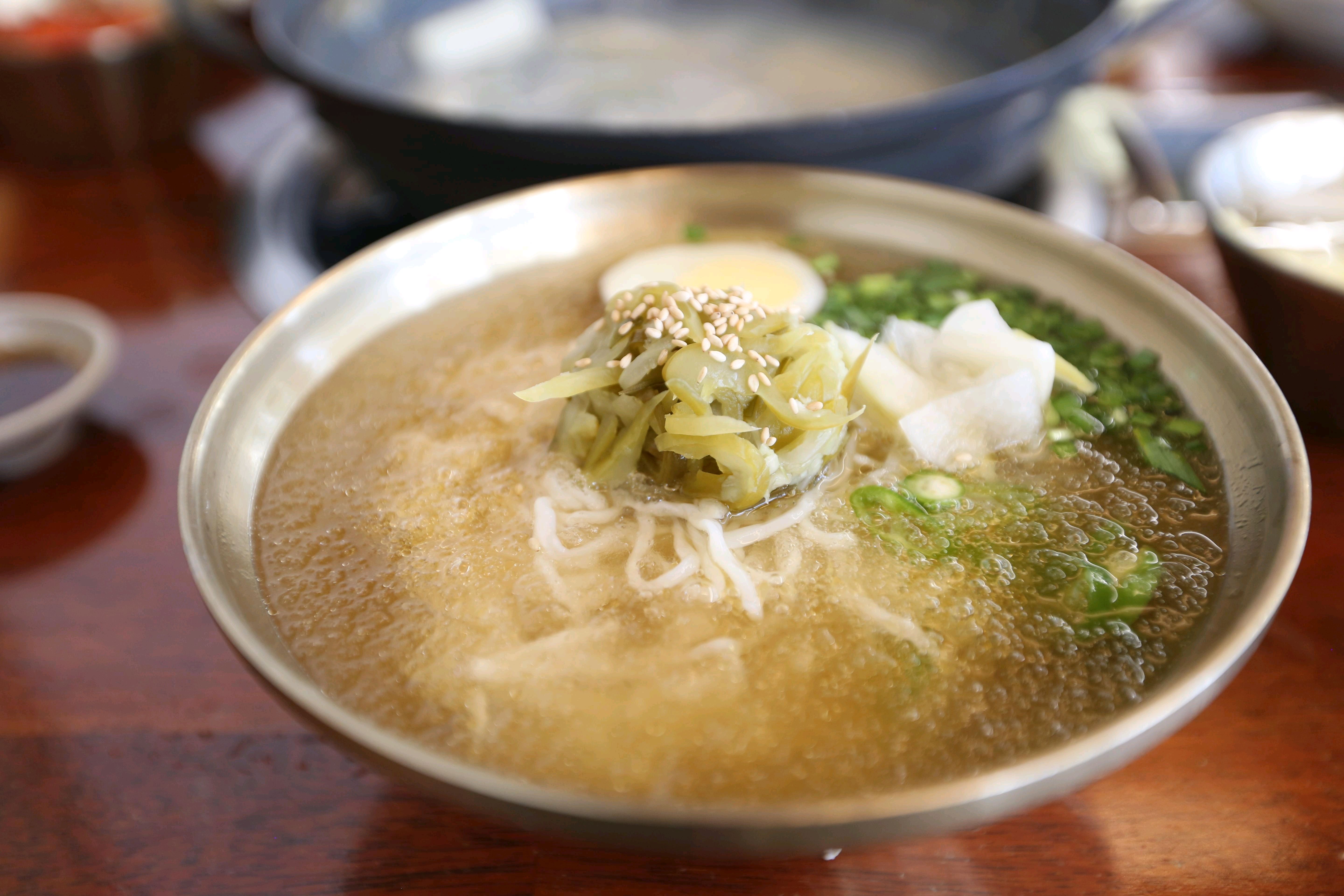 담백한맛이 일품인 한우차돌수제비가 좋았어요 얼큰한맛도 있다고 해서 다음에는 도전해봐야겠어요