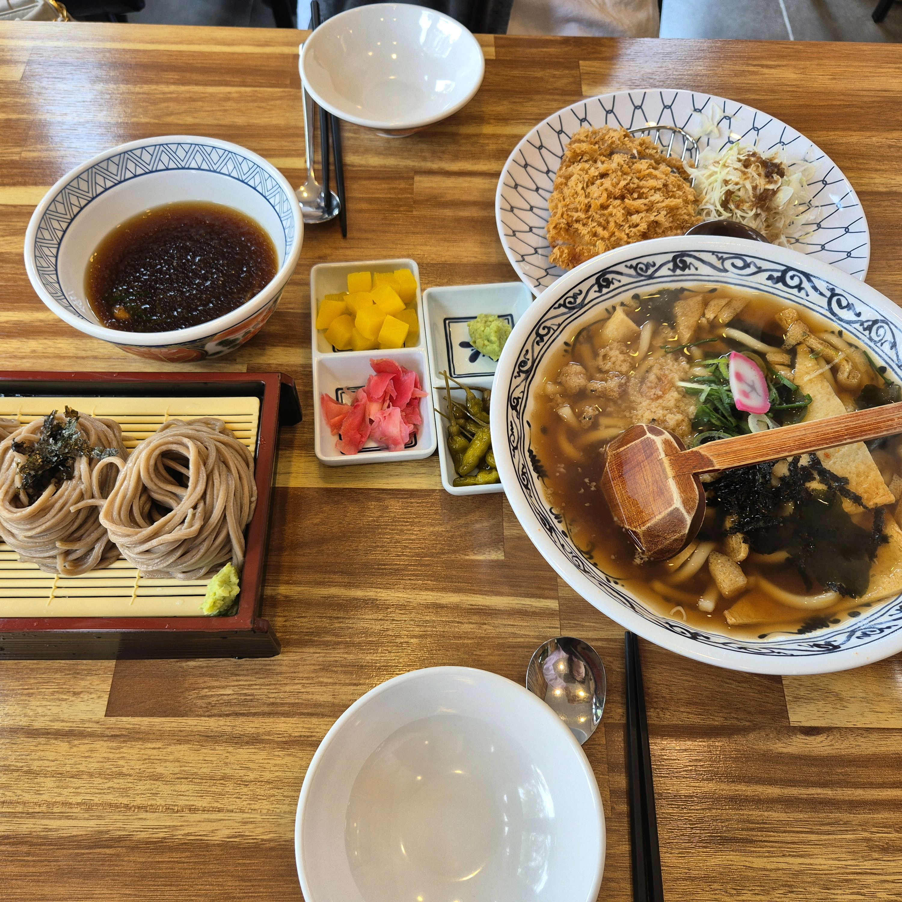 유명하다해서 시간내어 왔는데 역시 맛있네요 - 성성동 맛집 삼동소바 성성점