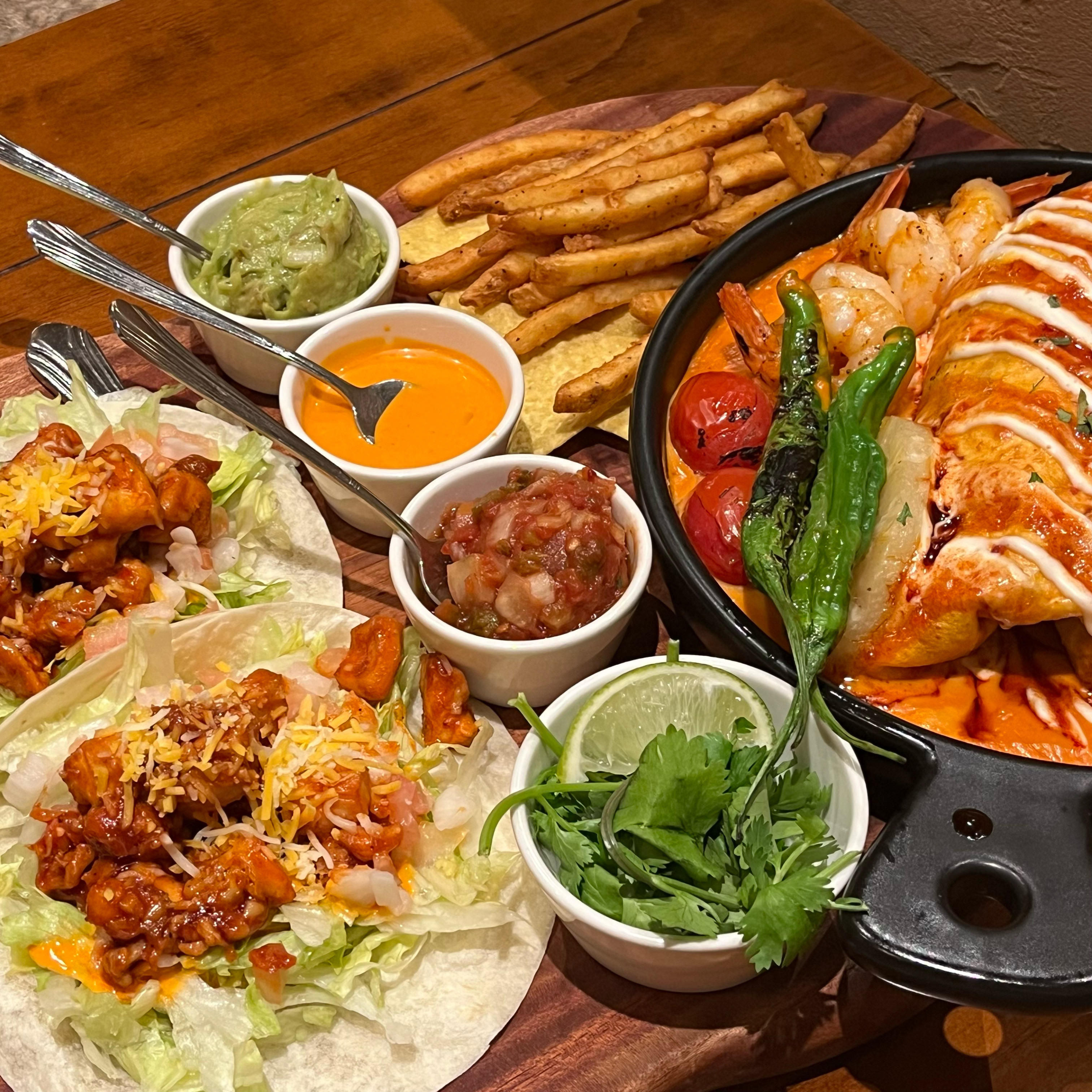 스트레스 받아서 매콤한 게 당겨서 먹은 불닭세트 너무 맛있어요!! - 발산역 맛집 갓잇 마곡점