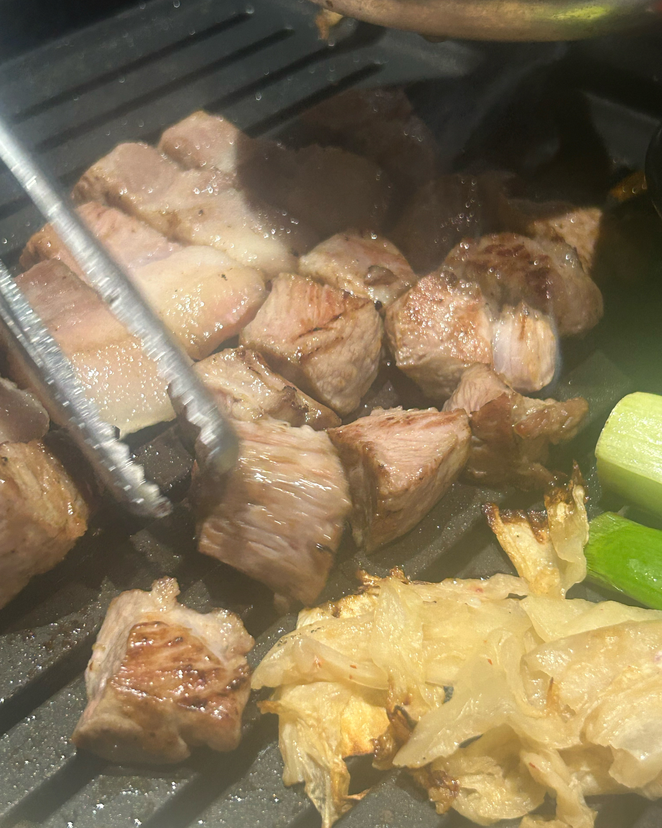 고기가 육즙이 풍부하고 정말 너무 맛있습니다!! - 제주 맛집 돈도칸 연동흑돼지