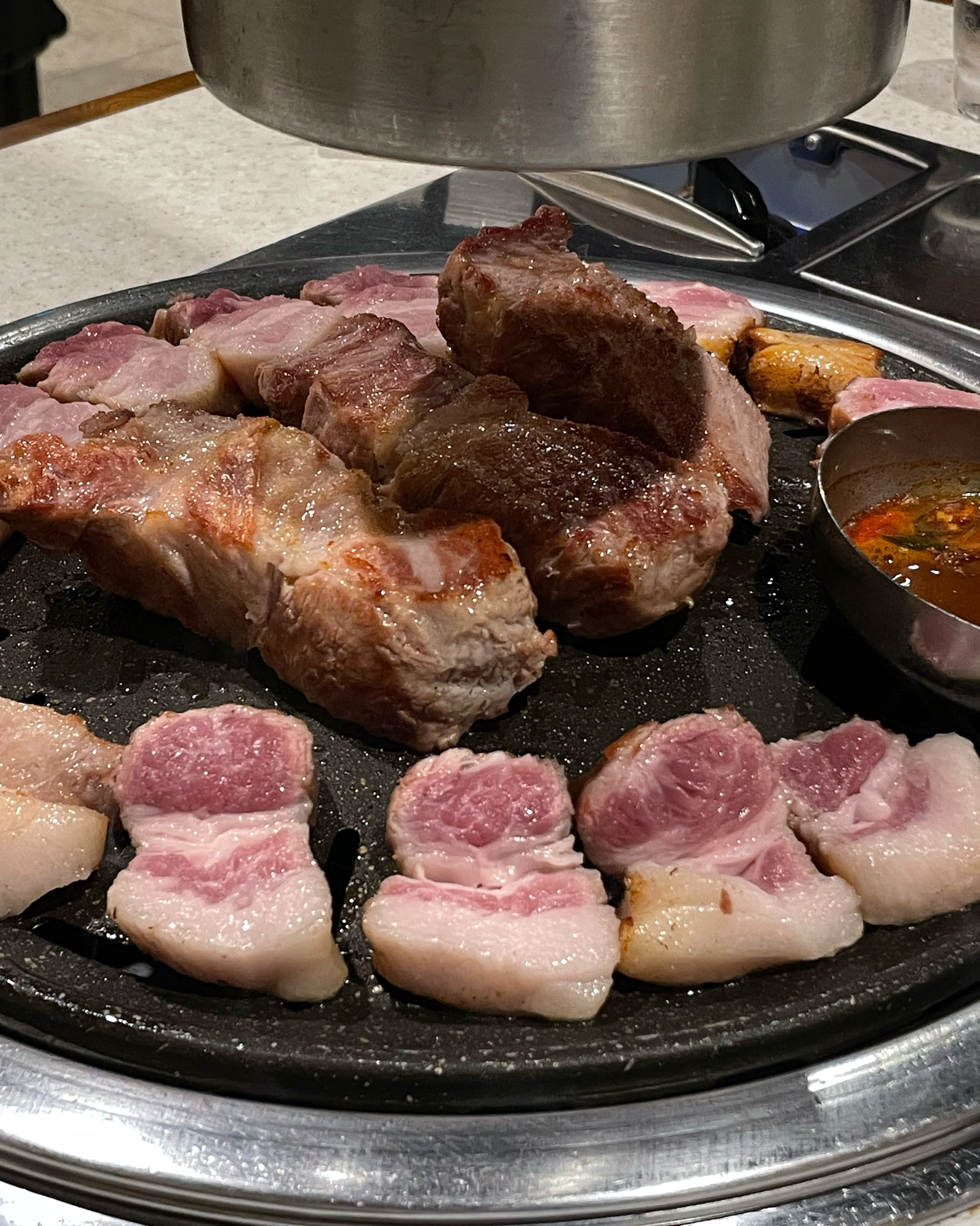 두번째 방문했는데 역시나 맛있어요🤎 고기도 맛있고 곁들임 반찬들이 다 맛있어서 고기가 더