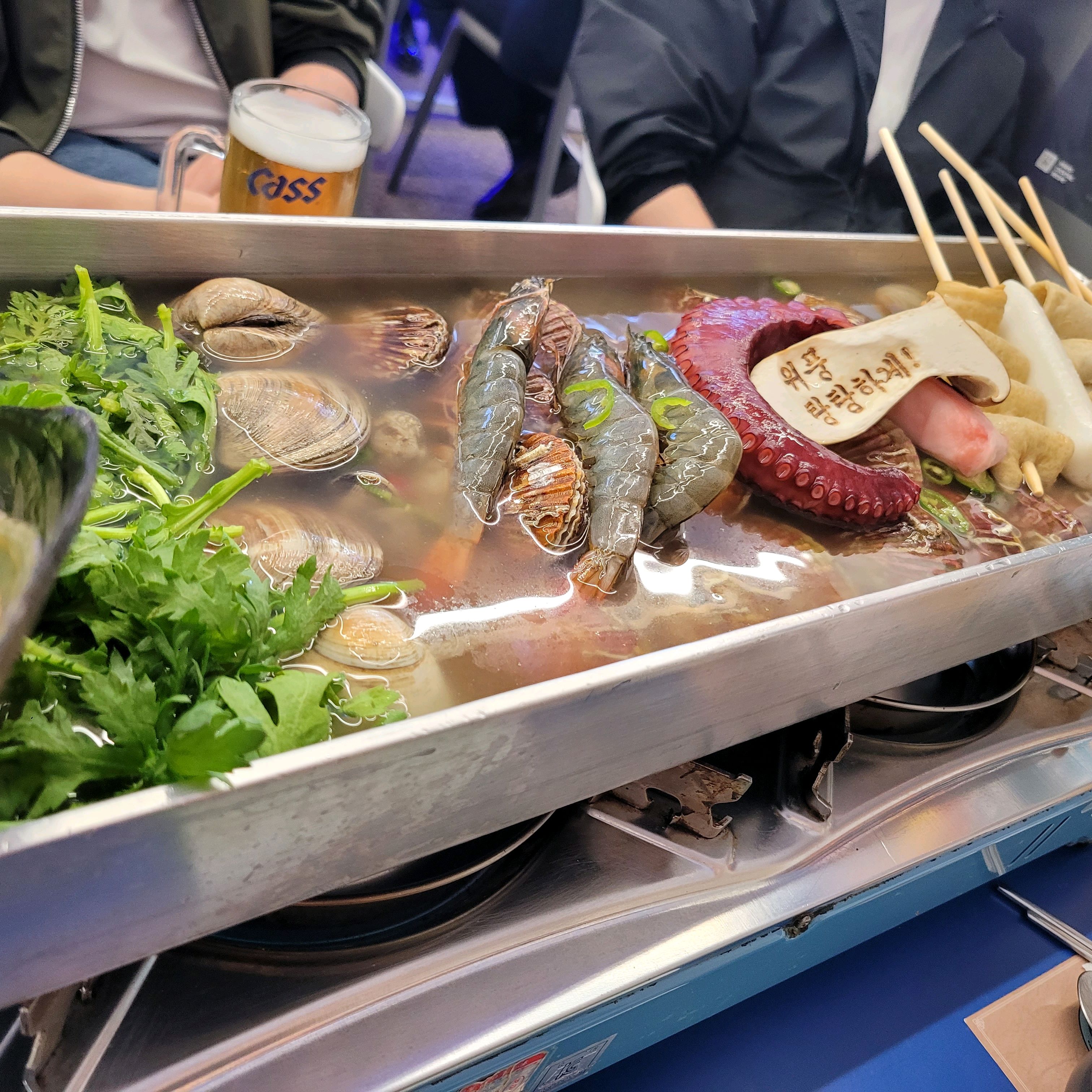 기본 칼국수랑 수제비도 맛있는데, - 조개 탕탕칼제비 신도림점