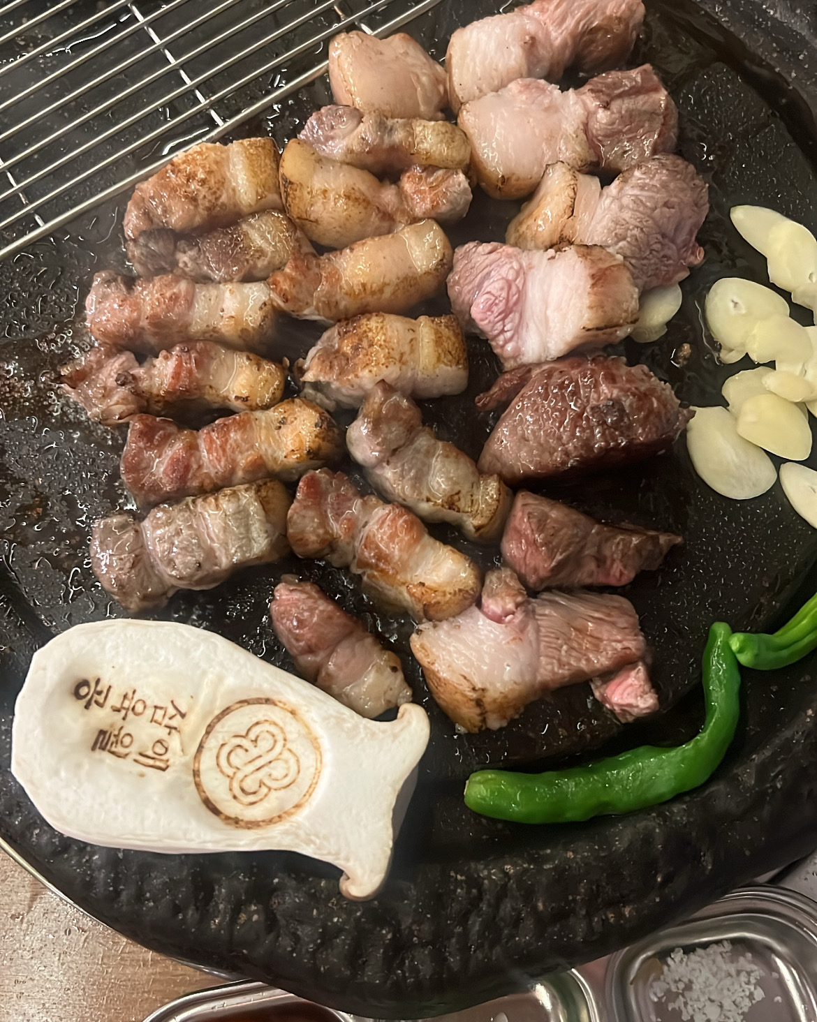 바다앞이라서 이뻐요~ - 제주 맛집 애월 삼육공본점 숙성흑돼지