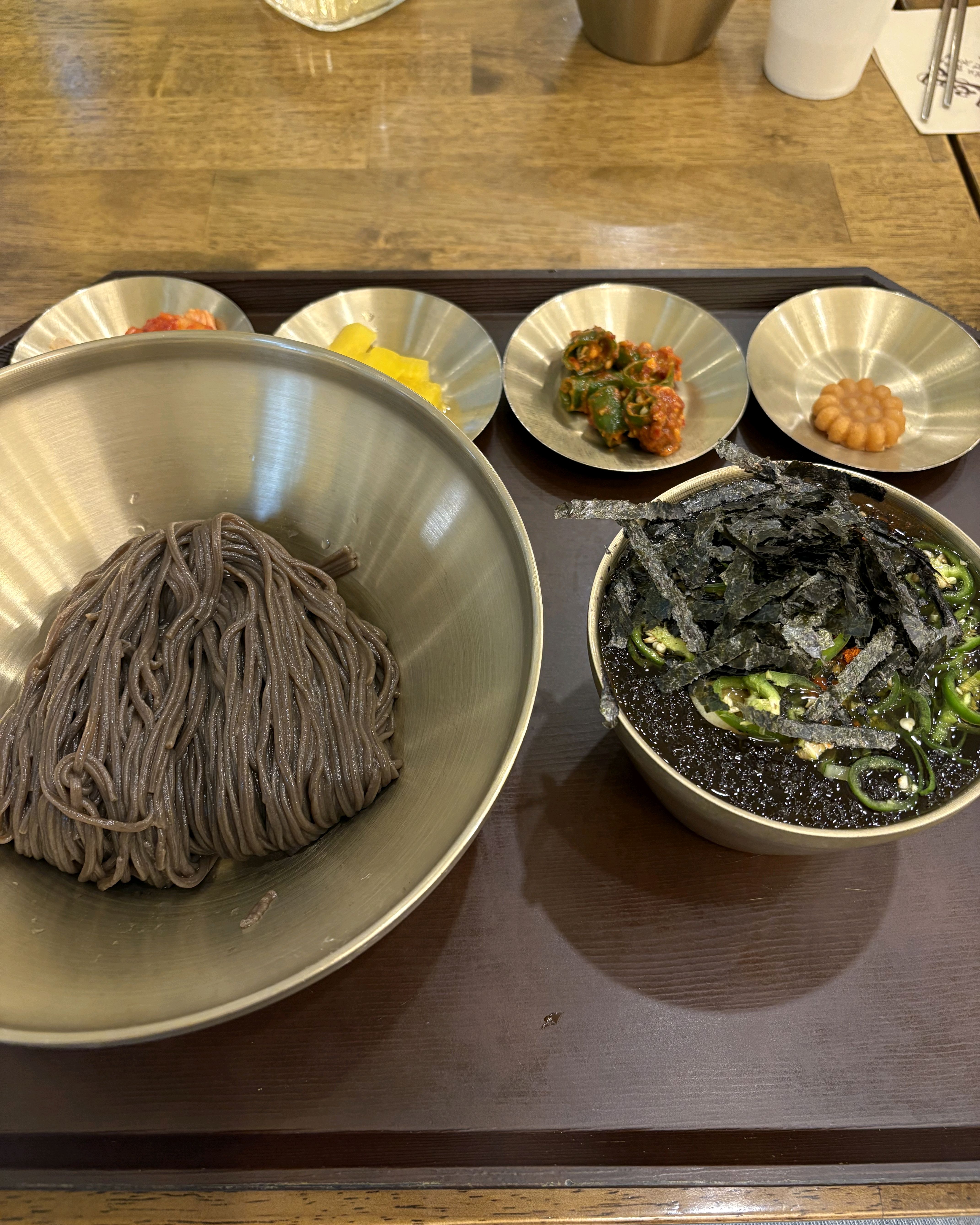 진짜 너무 맛있어요. 셋이서 와서 기본,땡초,비빔 먹는데 기본 강추드려요. 와사비도 넣지않