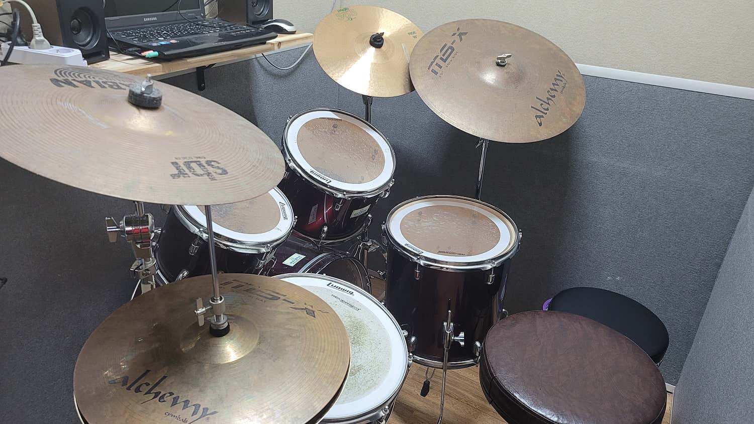 2번째 스튜디오 사진