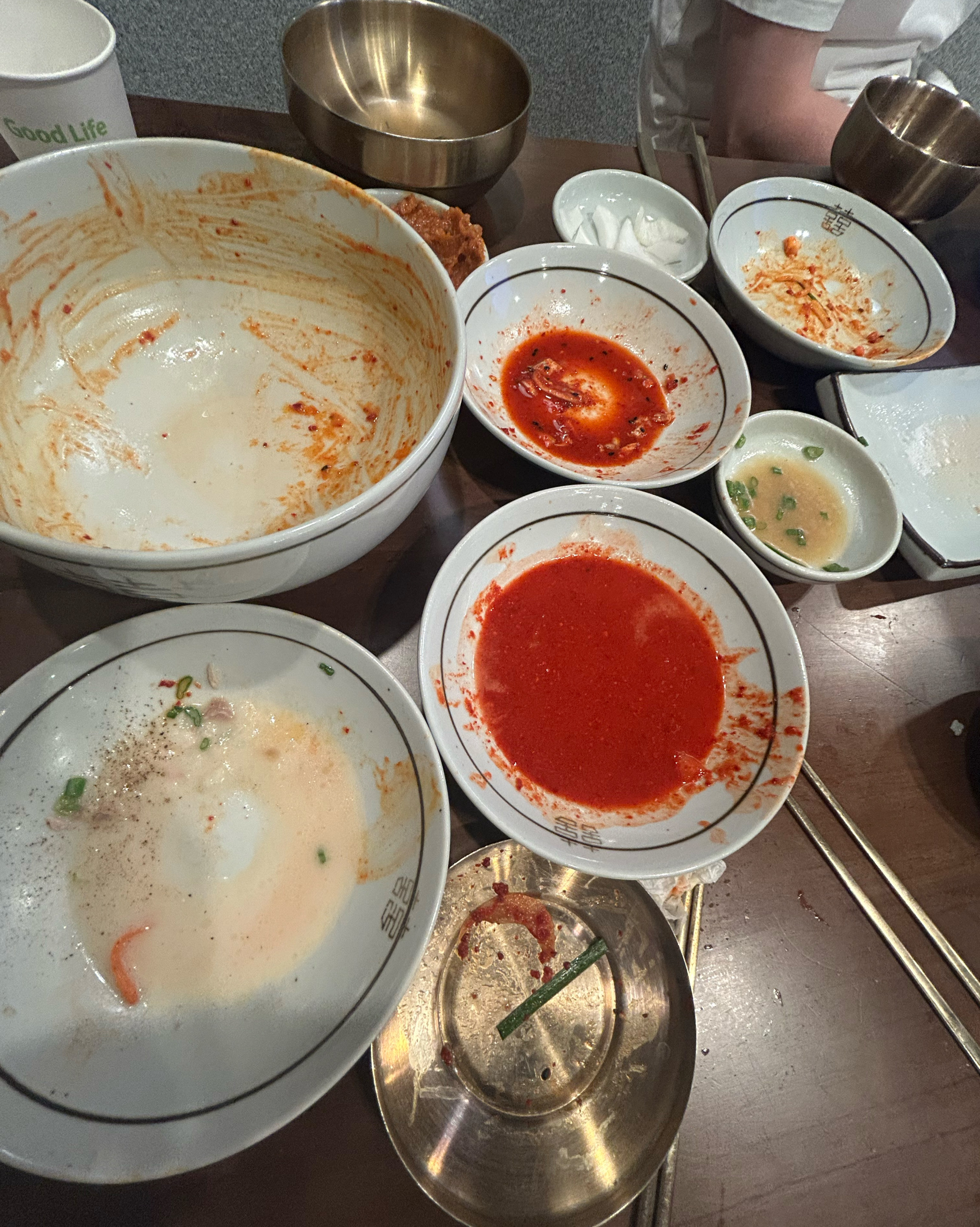 김치부터 맛있어요 사진도 못찍고  헐레벌떡 다먹었어요 너무 맛있어요 ^^ - 제주 맛집 장수국수 본점