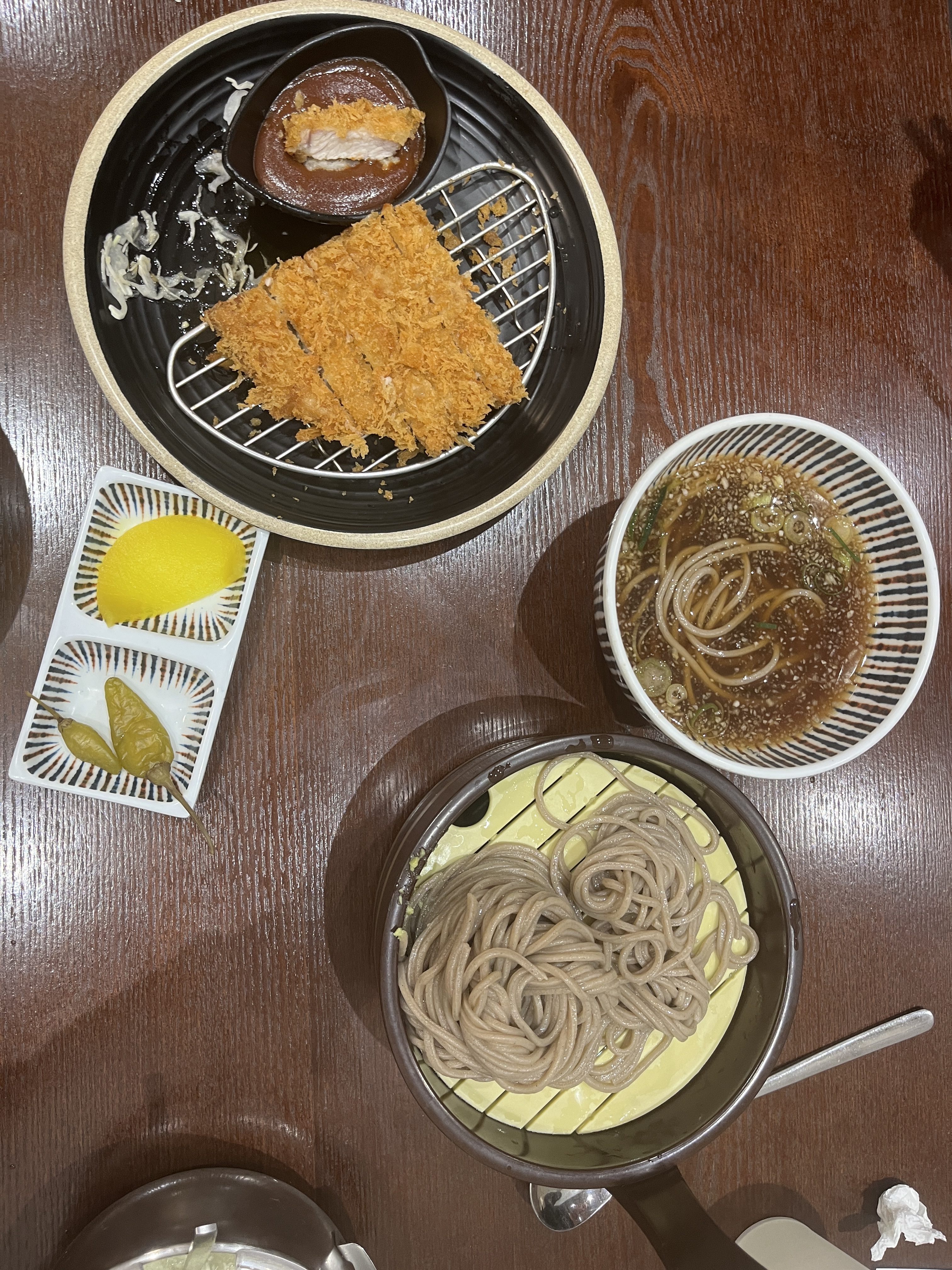 오늘 날씨가 너무 더워서 시원한음식이 땡겨서 왔는데 메장도 시원하고 음식도 맛있고 시원하니