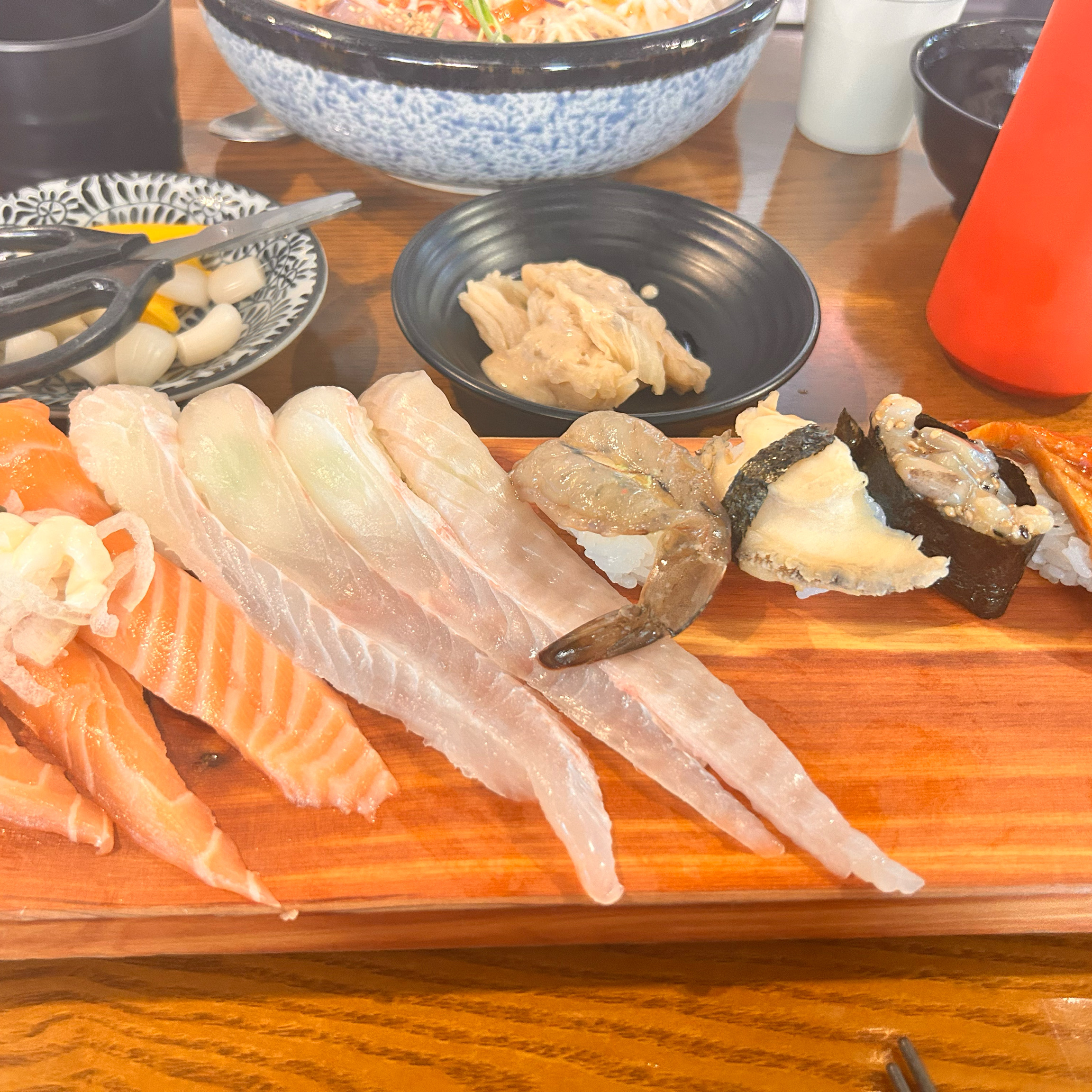 아이들 몰래 아내와 단둘이만 오는 맛집이에요. 신선하고 맛있어서 데이트로 좋습니다 - 인천 맛집 스시어왕 인천검단점