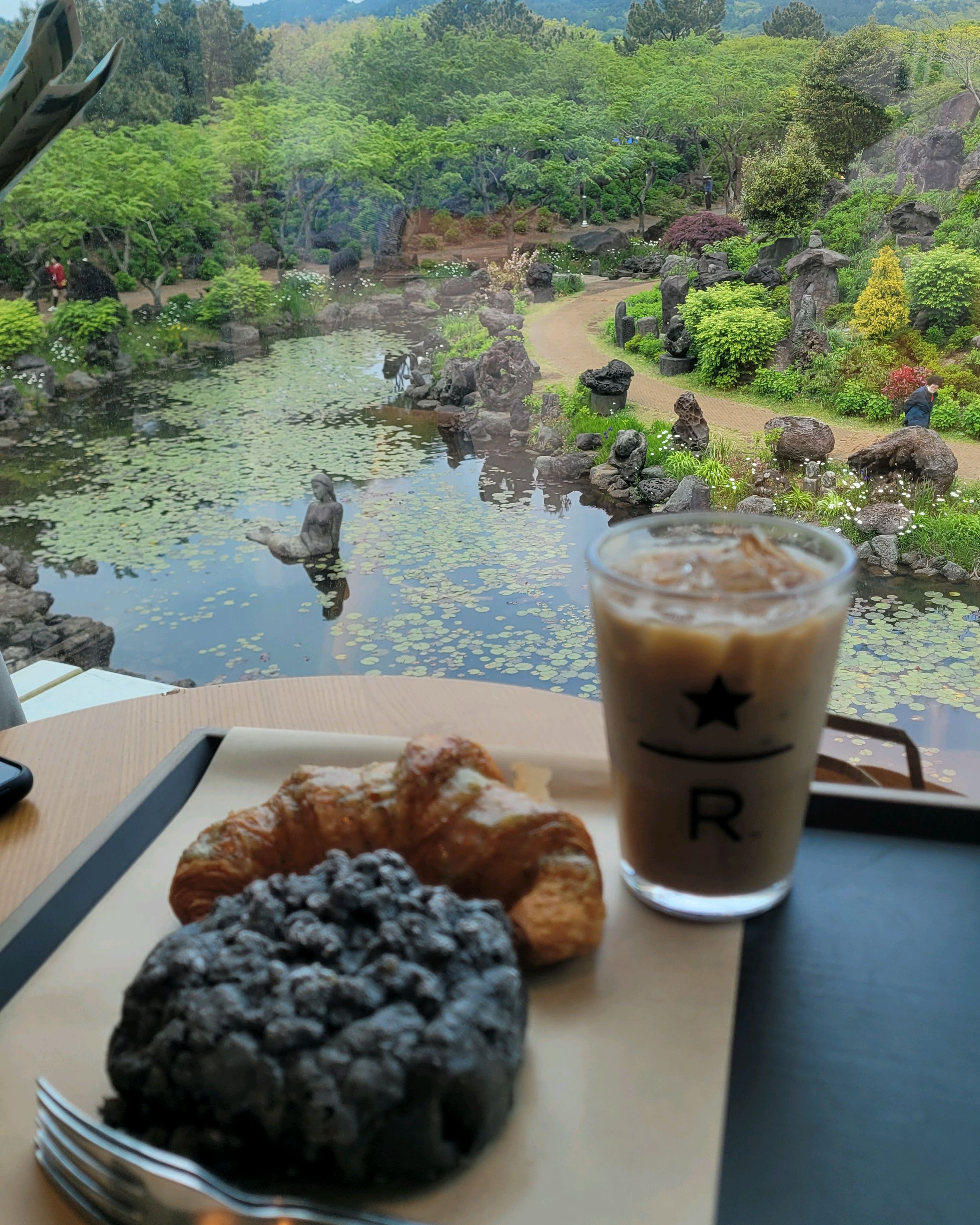 편하게 쉬고 가요 - 제주 맛집 스타벅스 더제주송당파크R점