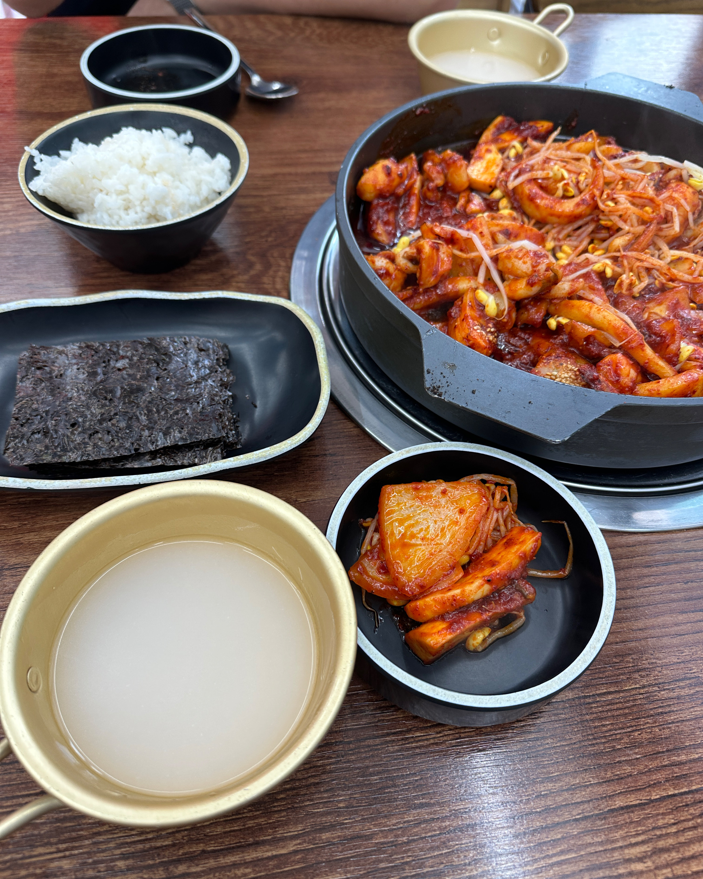 용궁사왔다가 검색해서 왔는데 갑오징어 진짜 통통하고 - 부산기장 삼색식당 기장 본점