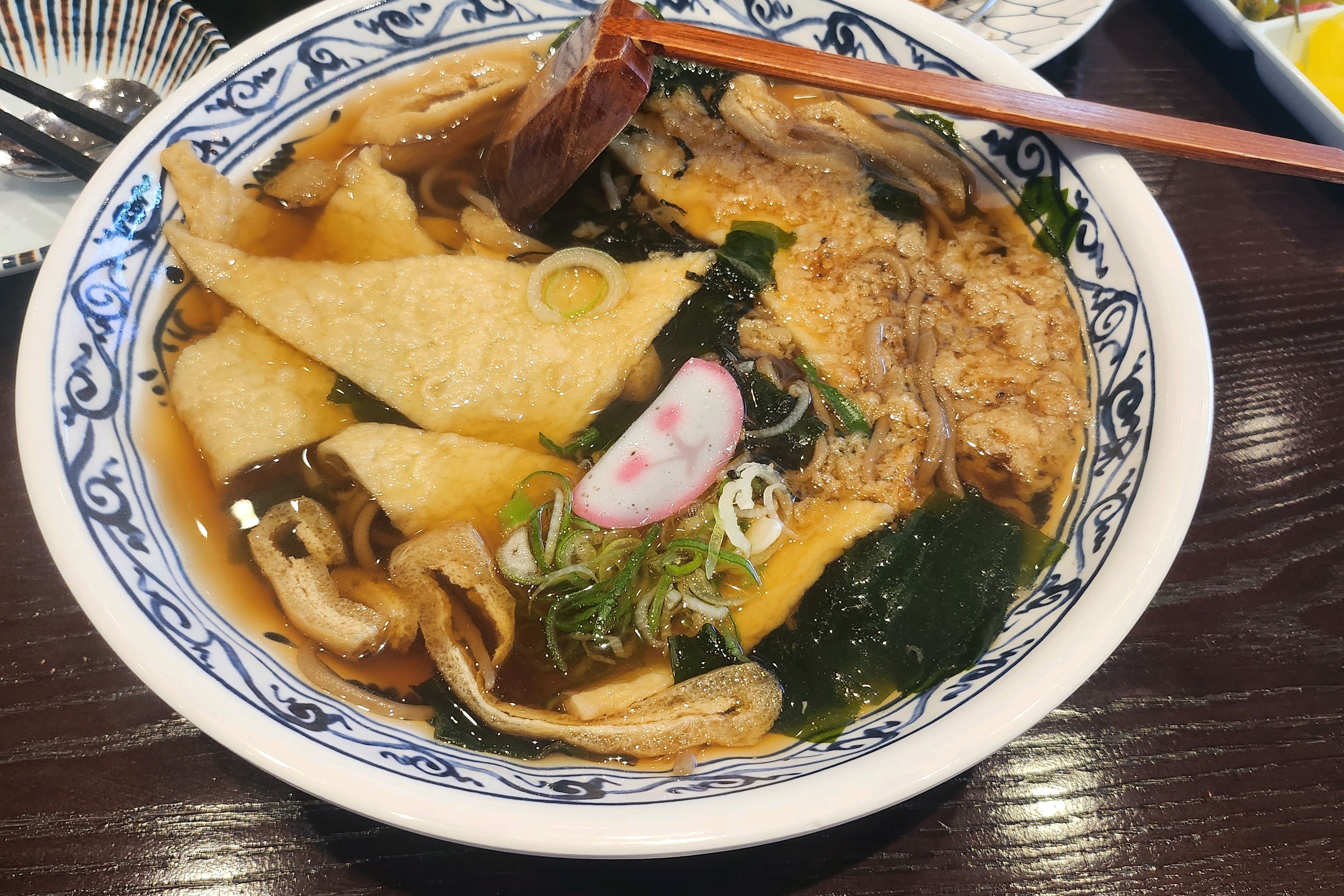 소바 면발이 다른곳에 비해 굵어요 - 광주 송정동 맛집 삼동소바 광주시청점