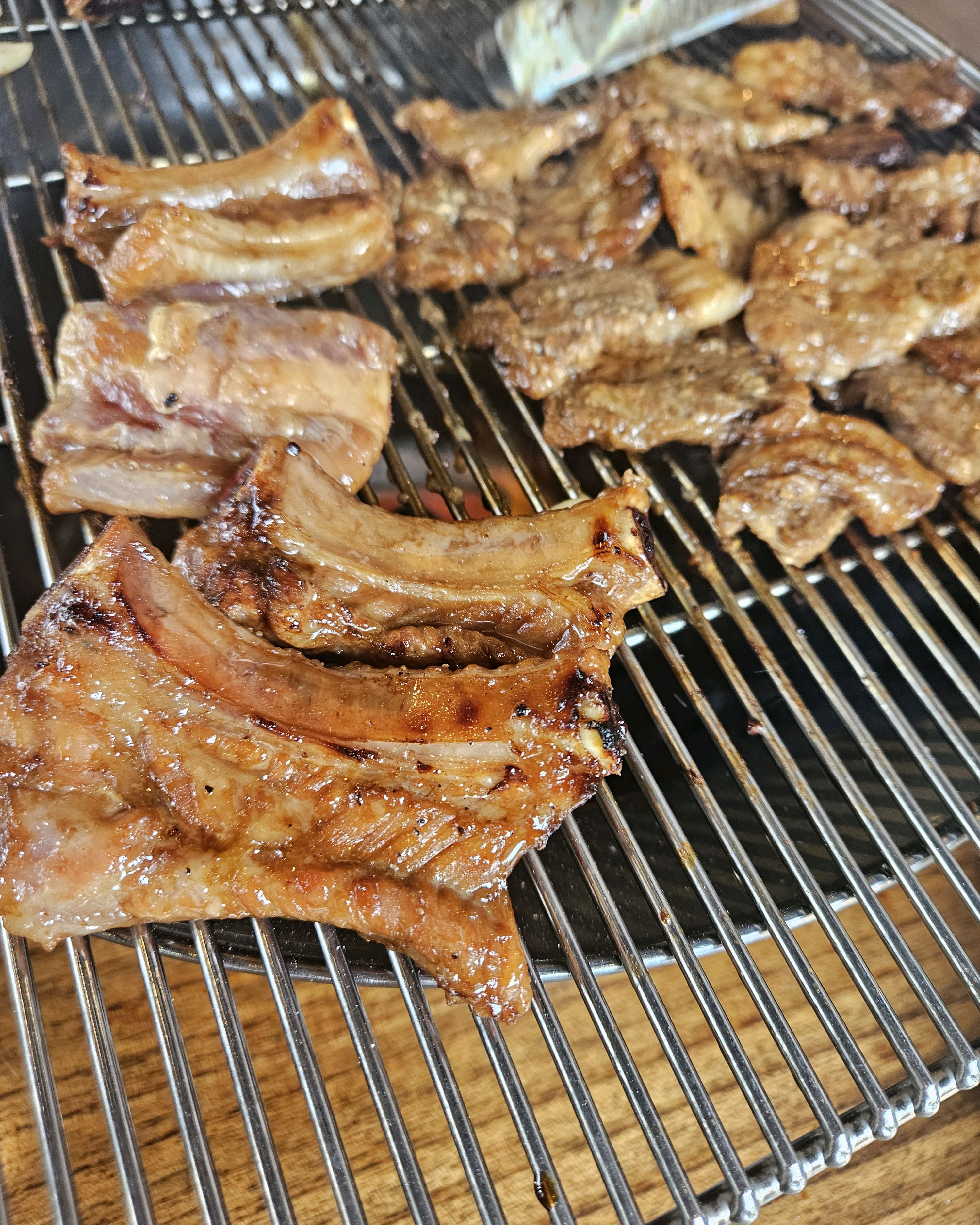 잘 구워 주시고 직원분들 모두 친절 하세요~~^^ - 대구 맛집 서민갈비