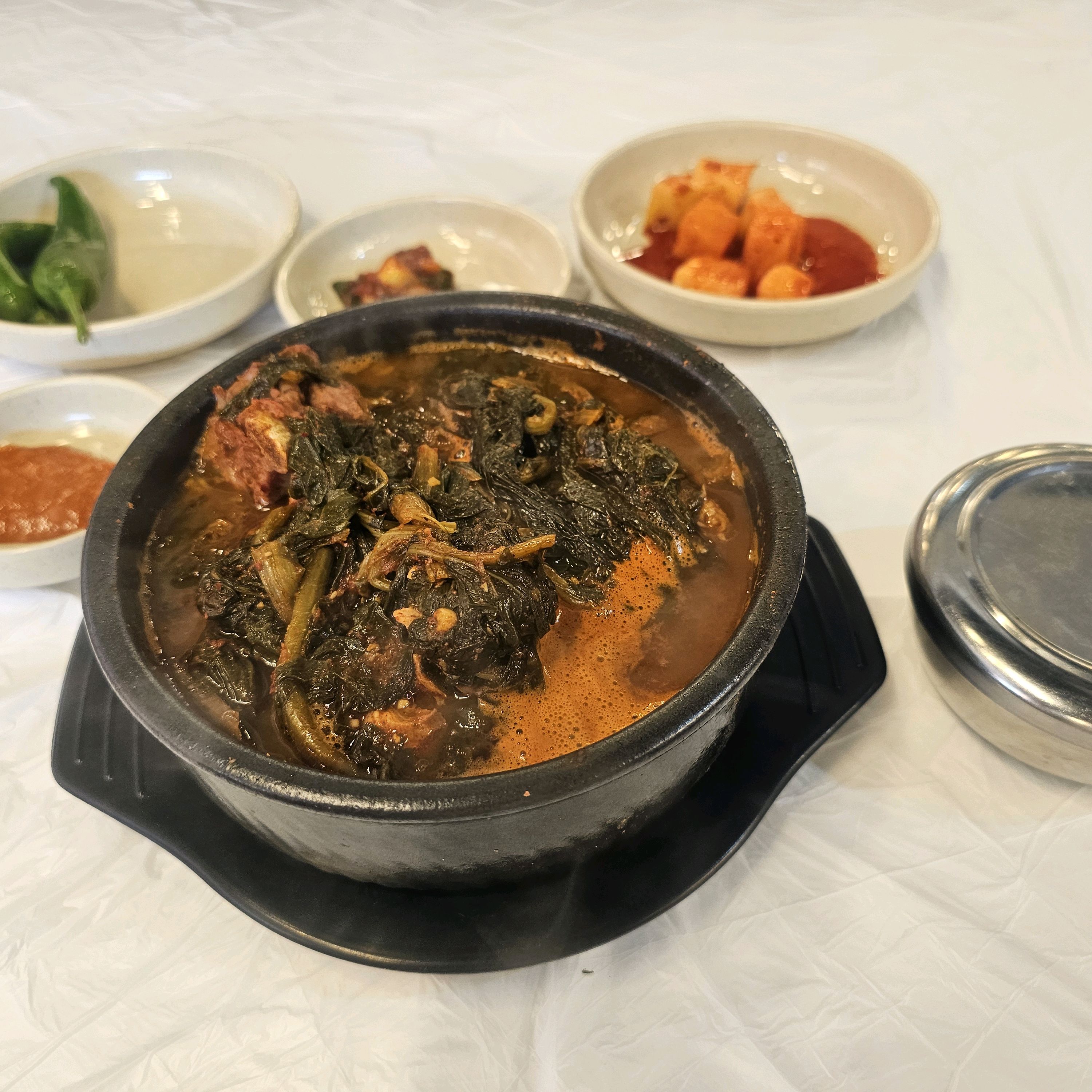 대전에 출장왔다가 점심시간에 들른 식당인데 뼈해장국이 맛있어요 재방문각입니다. - 대전 맛집 역전뜨끈이뼈구이