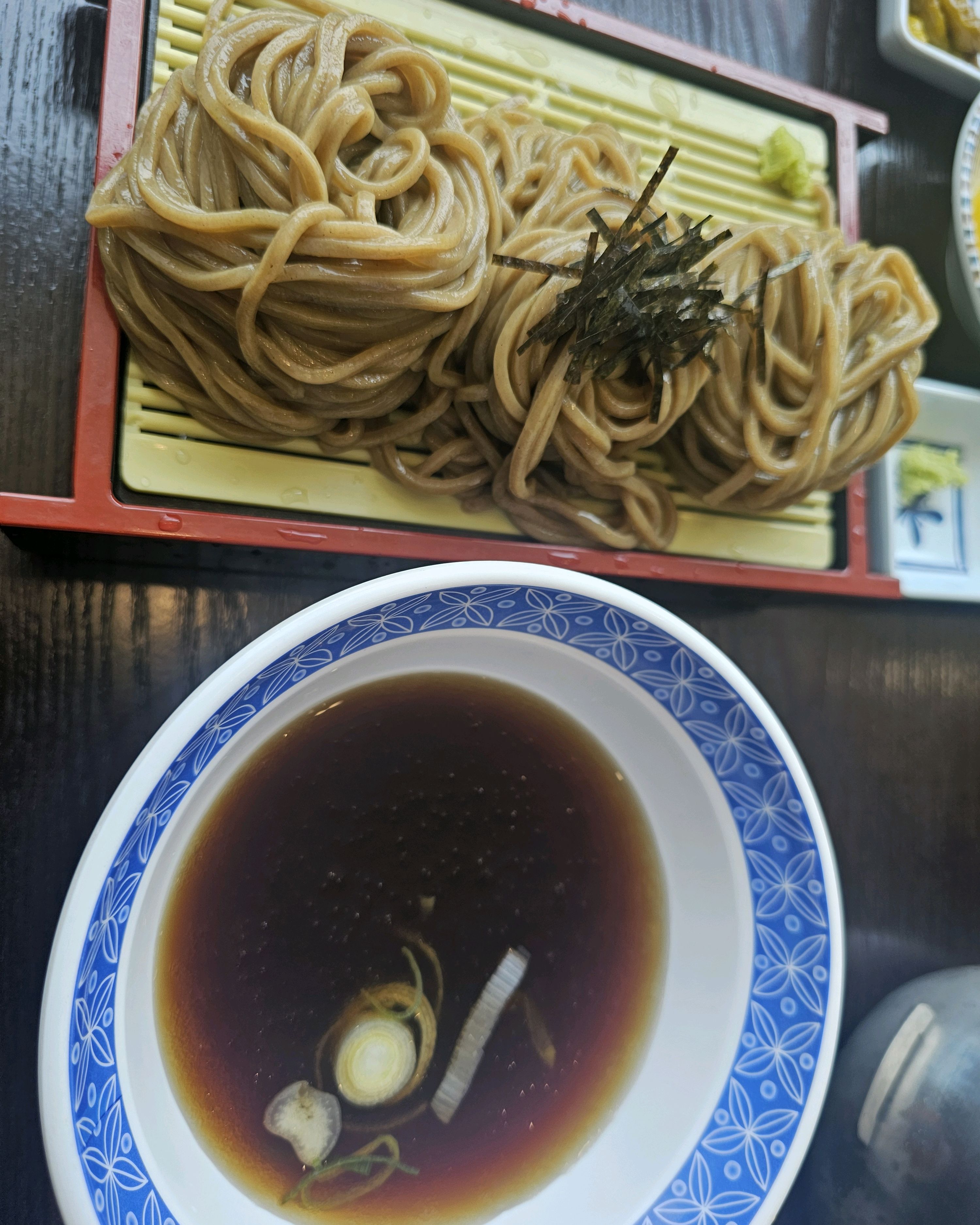 여름날씨라 오늘은 온면대신 냉소바를 시켰어요 쫄깃하고 맛있네요! 잘먹었습니다!! - 동탄 장지동 맛집 삼동소바 화성남동탄점