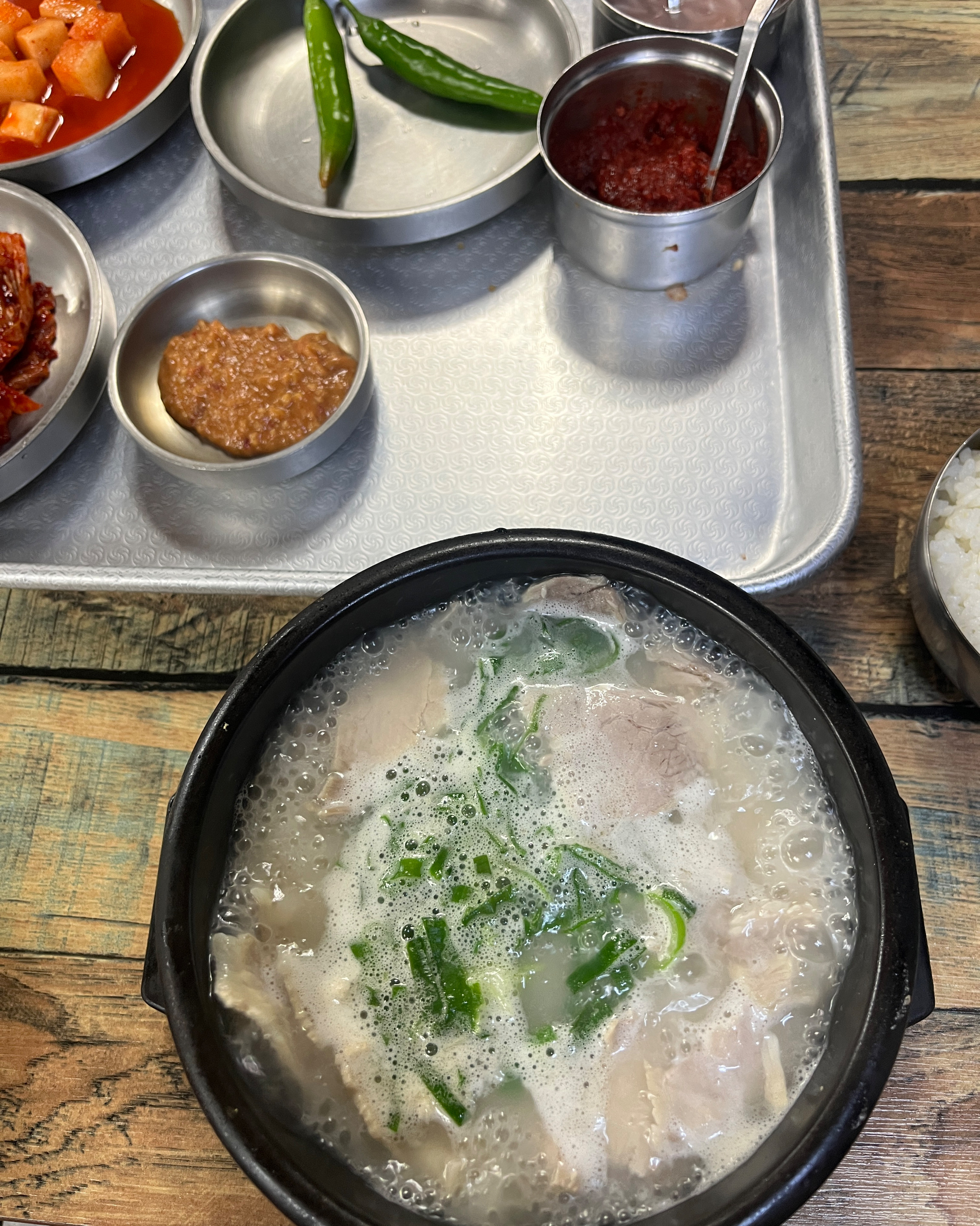 수육도 맛있고 국밥도 맛있어요 👍🏻 - 대구 맛집 시골돼지국밥