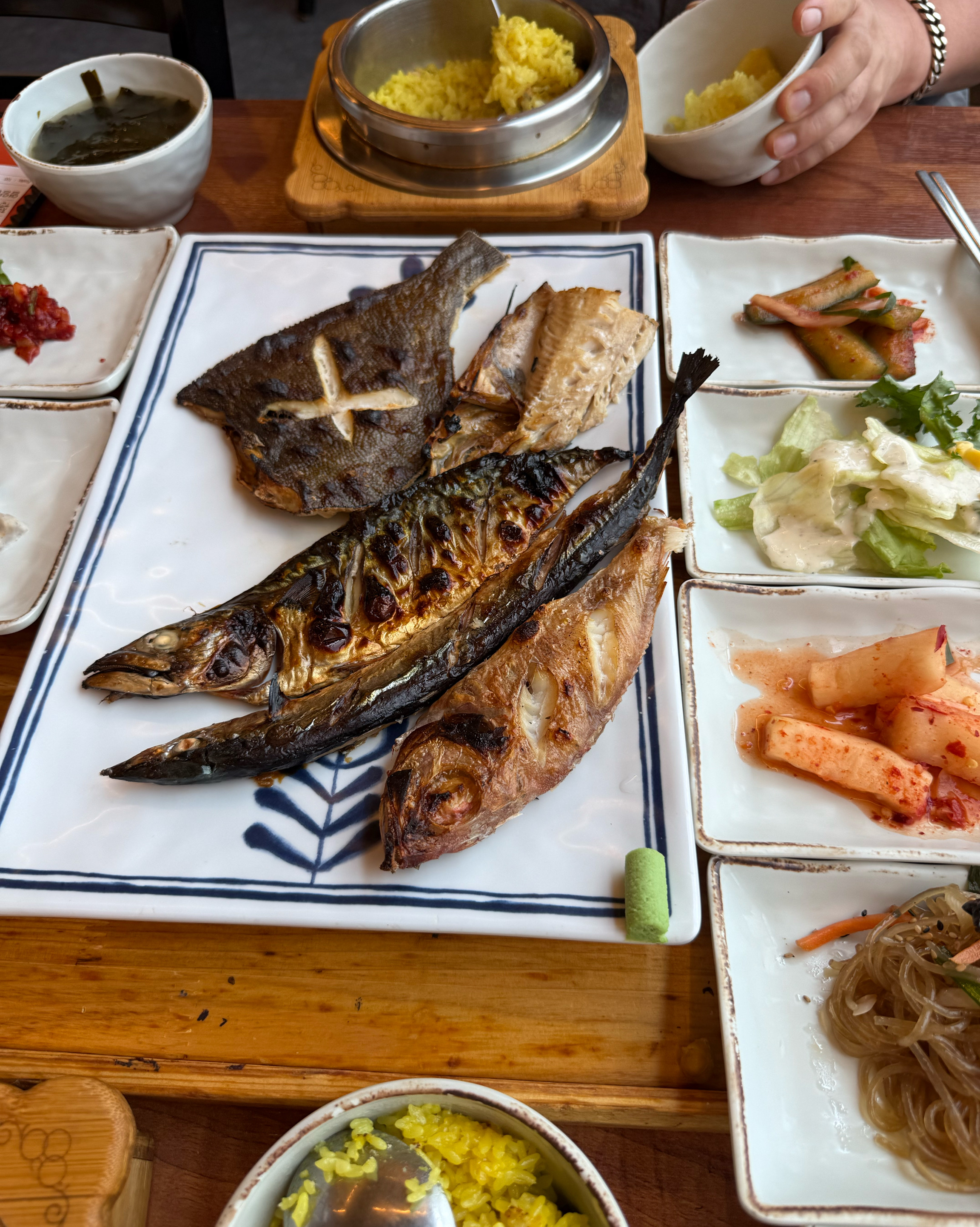 가격대비 반찬들이 .. 이게 뭔가 싶어요 - 경포대 맛집 고선생 화덕생선구이 강릉본점