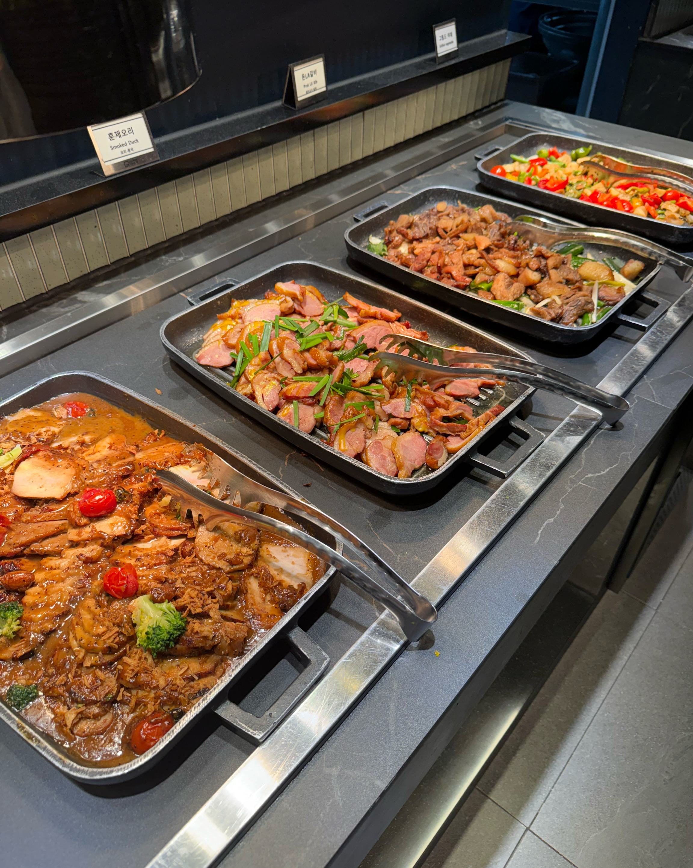 평일이라 예약 안하고 갔는데 웨이팅없었습니다 :) - 신대방 맛집 고메스퀘어 신대방점