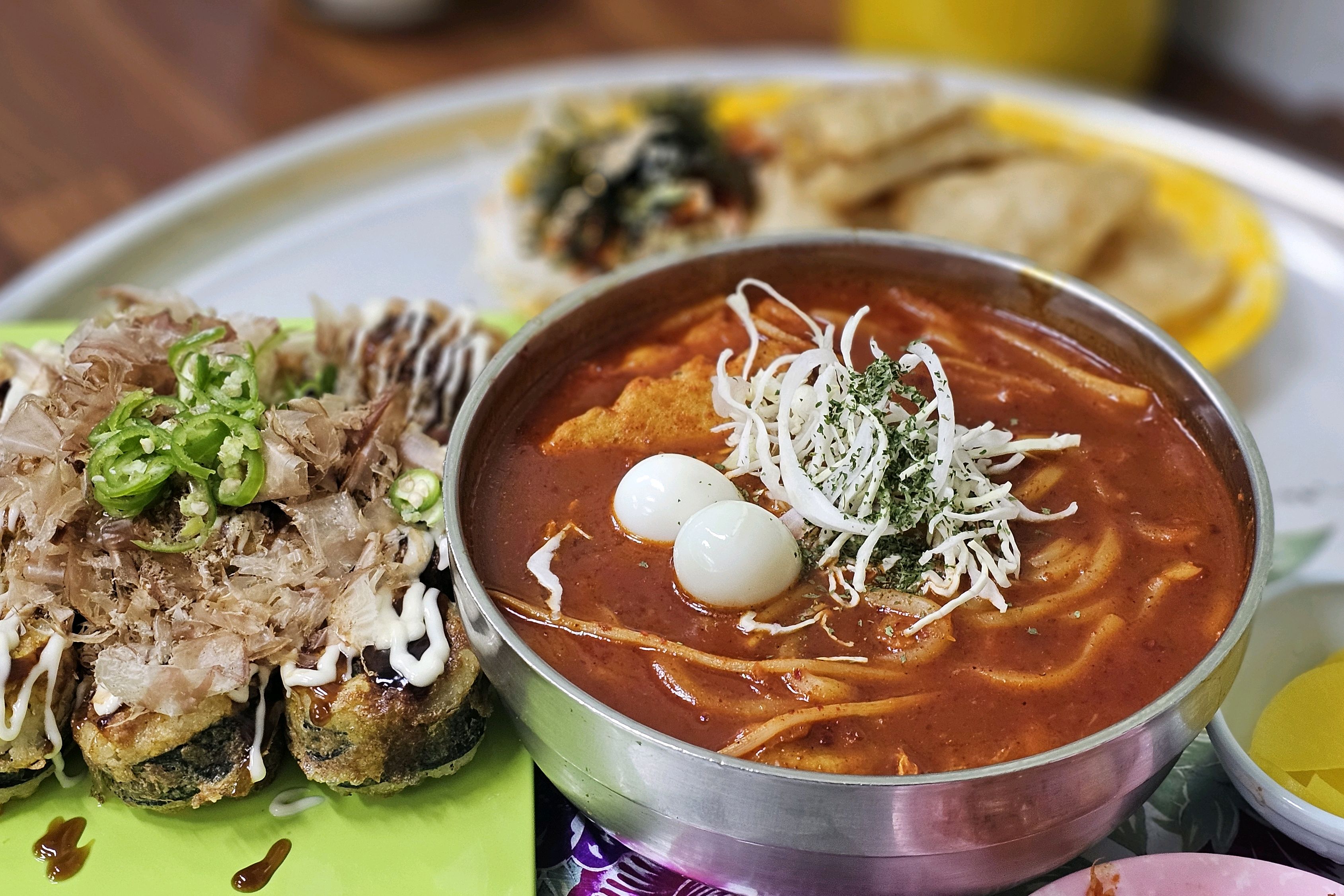 우동볶이는 자극의 끝판왕!! - 대구 맛집 신서문김밥