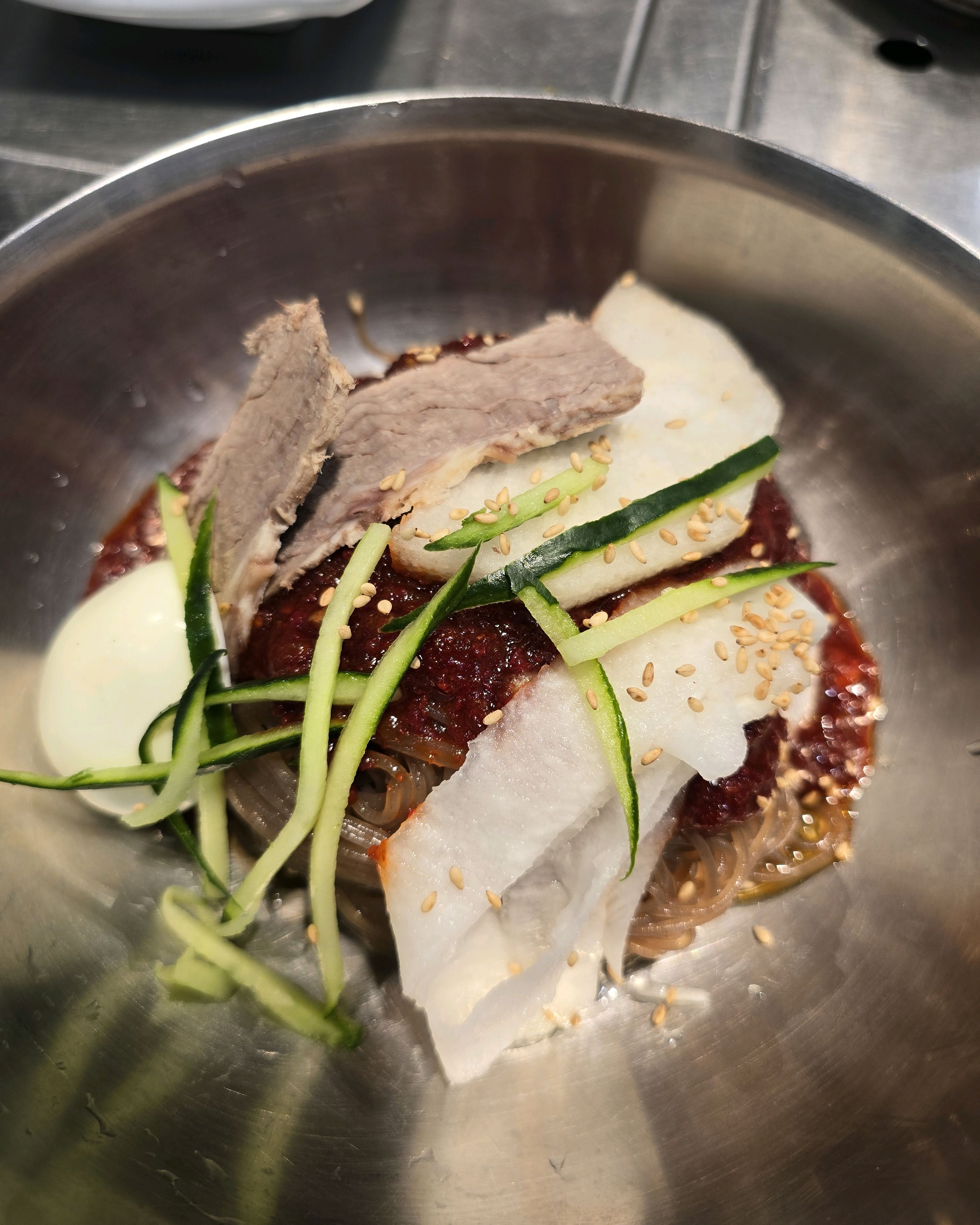 매장이 깔끔하고 좌석이 편해요~ - 대전 맛집 사리원면옥본점