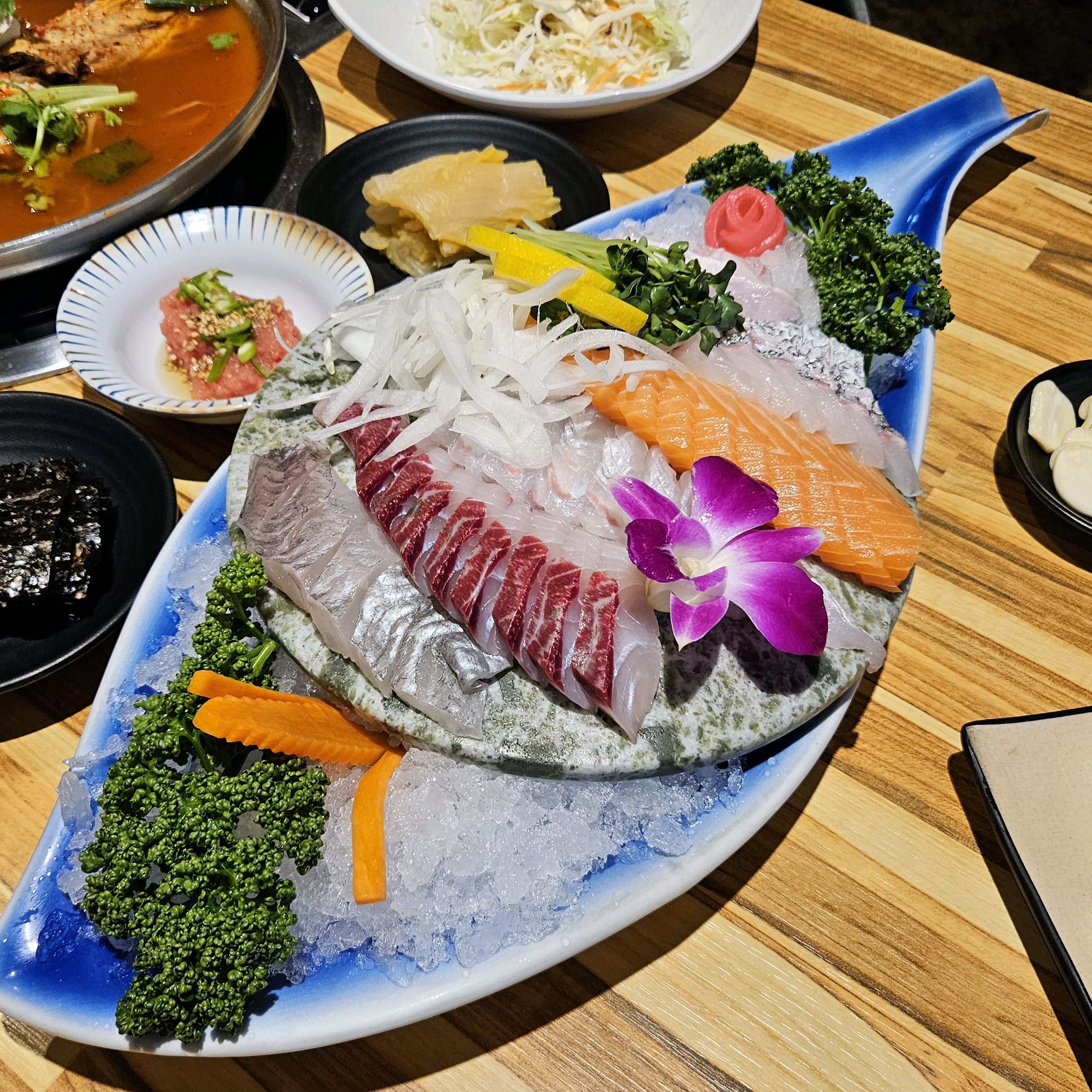 마지막 한점까지 차갑고 신선하게 즐길수 있게 나오고요 - 구월동 맛집 베테랑종합어시장 인천구월점