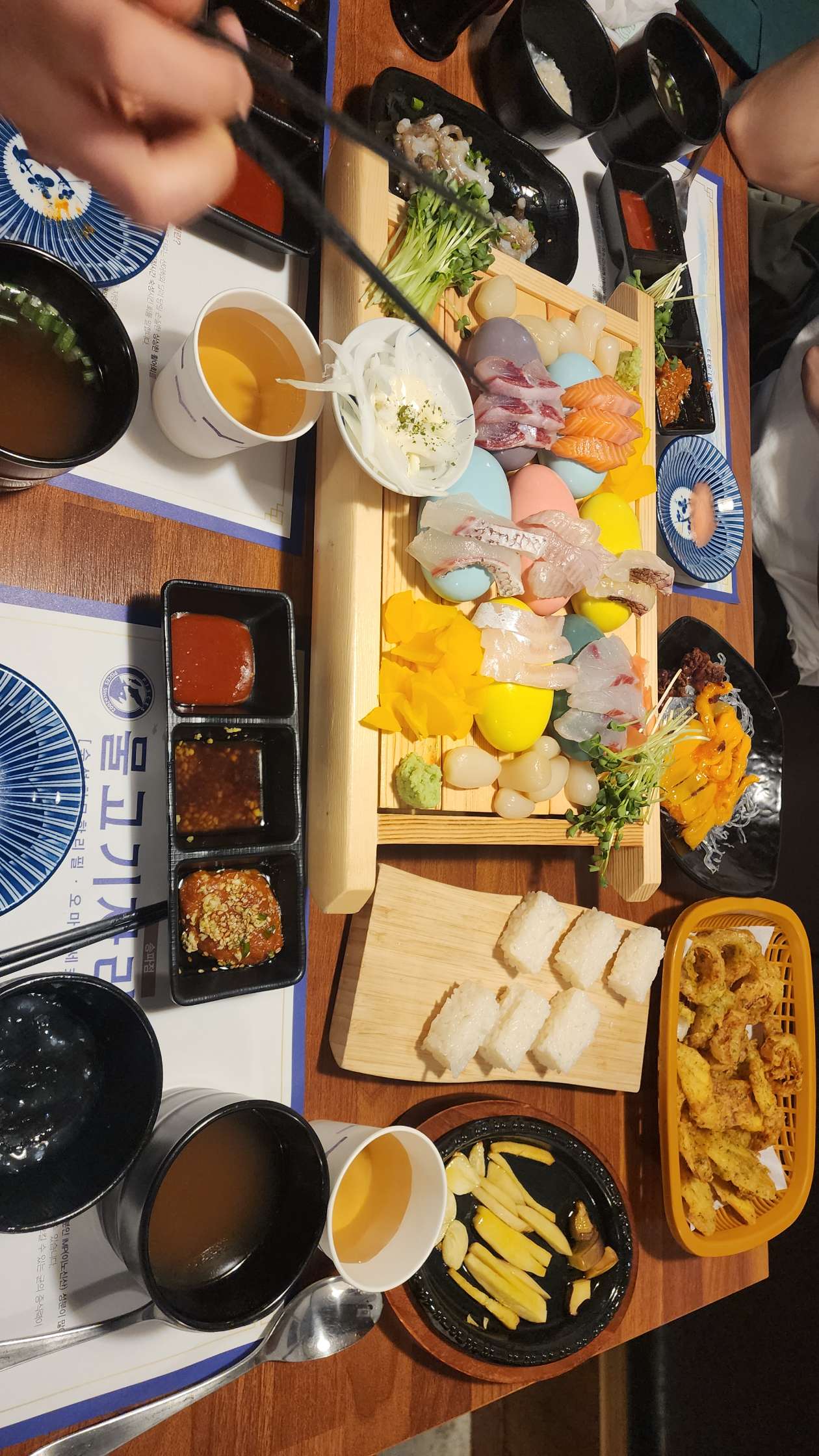 친구들과 왔는데 다 먹기 힘들 정도로 많이 나오고 정말 맛있었습니다. 👊👊 - 문정동 맛집 물고기자리 송파점