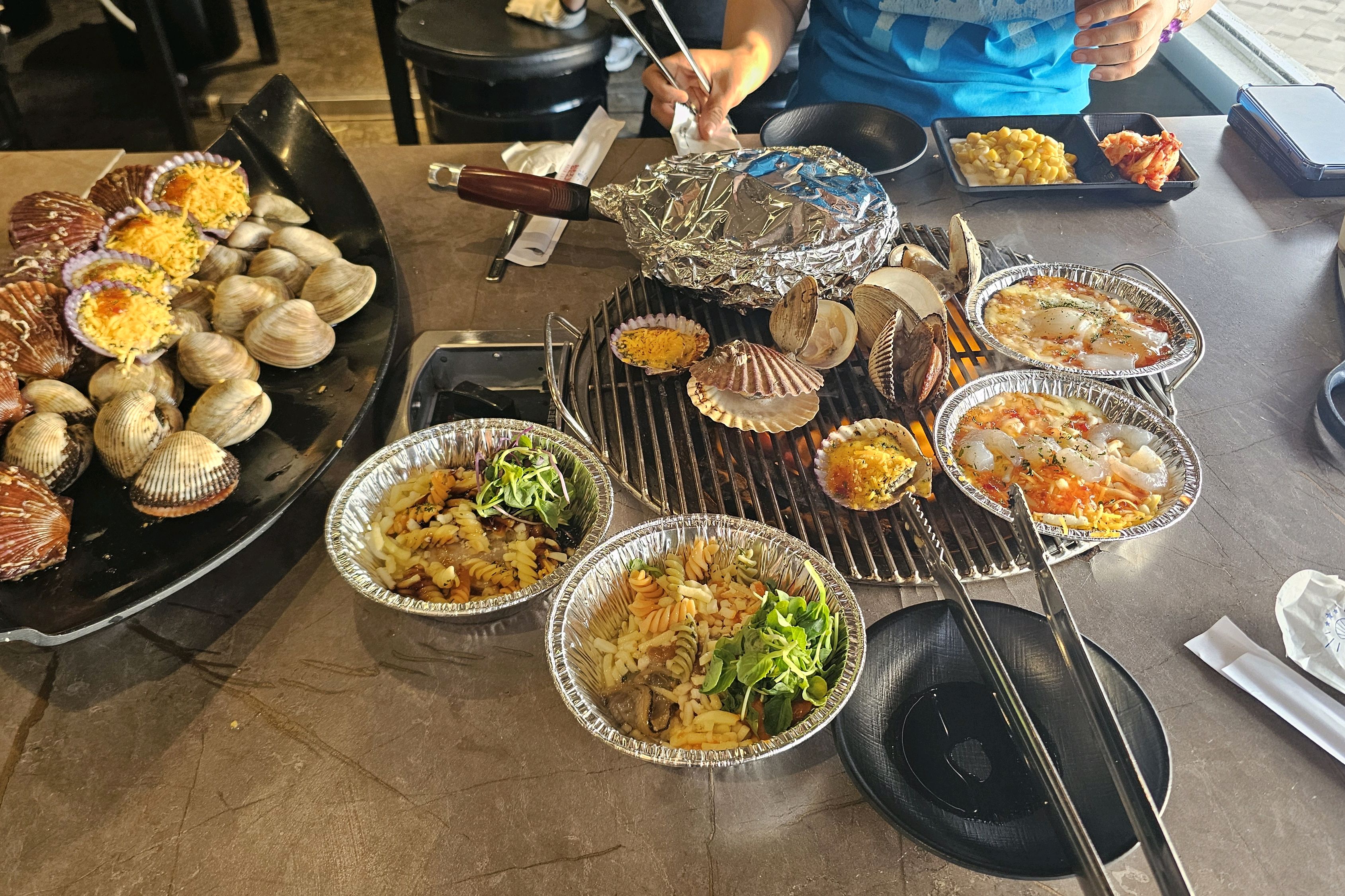 친절하시고 음식도 맛있어요! - 인천 맛집 청춘조개 월미도직영점