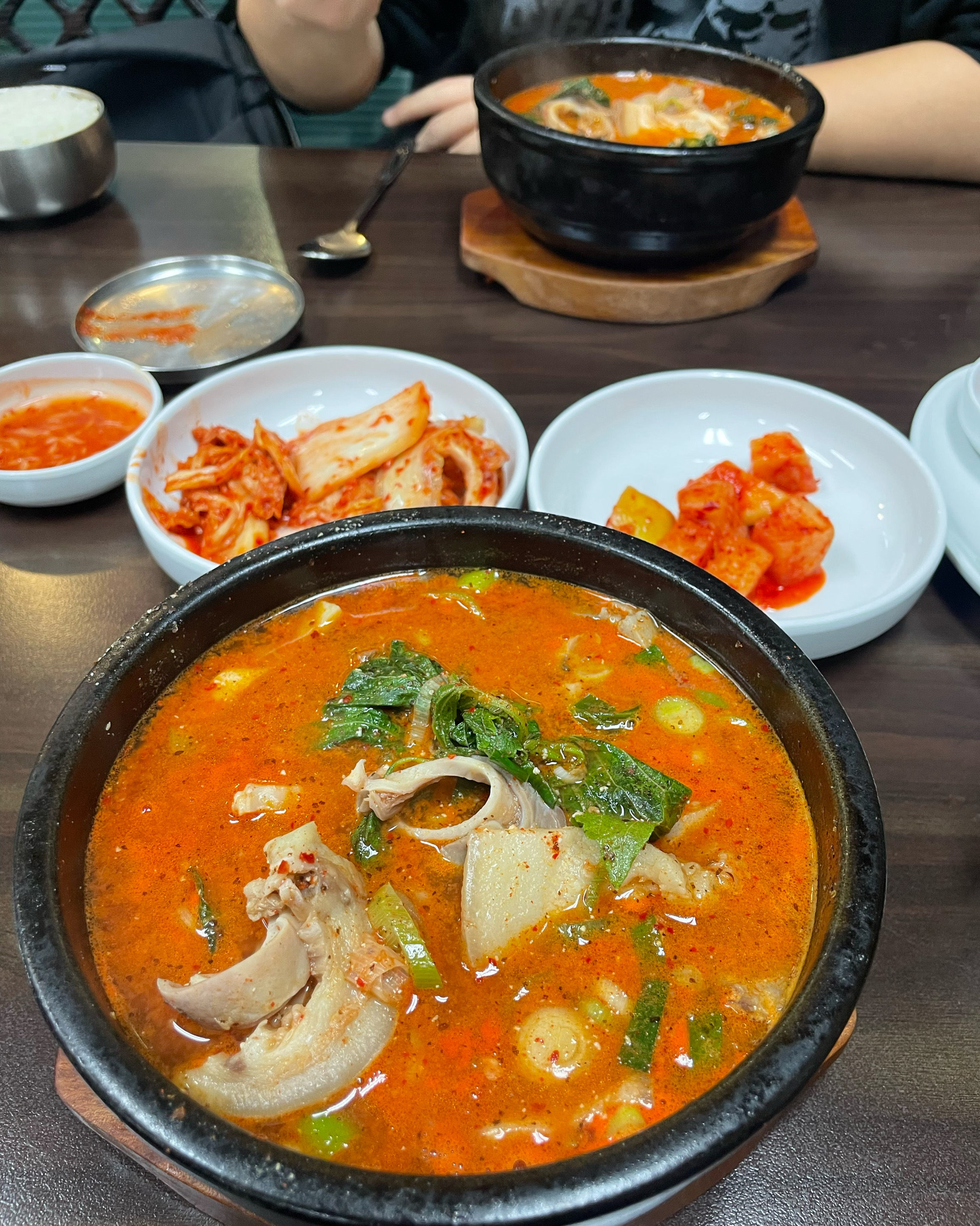 너무 맛잇고 사장님이 너무 착하셔서 편하게 먹고 왓습니다 술이 술술 들어가요~! - 인천 맛집 순대일번지 송도점