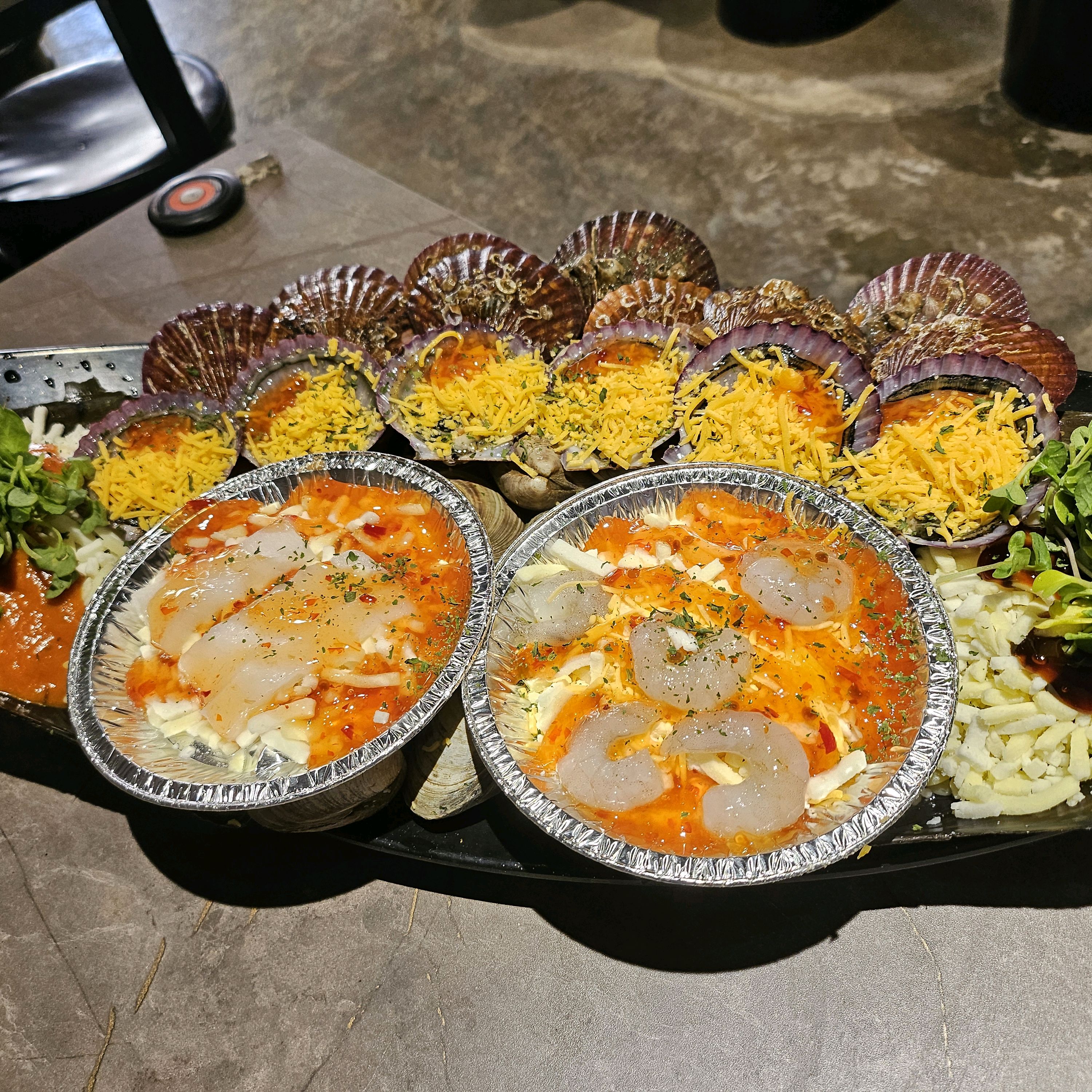맛있어요 치즈도 셀프바에 있어서 너무 좋아용 ♥︎ - 인천 맛집 청춘조개 월미도직영점