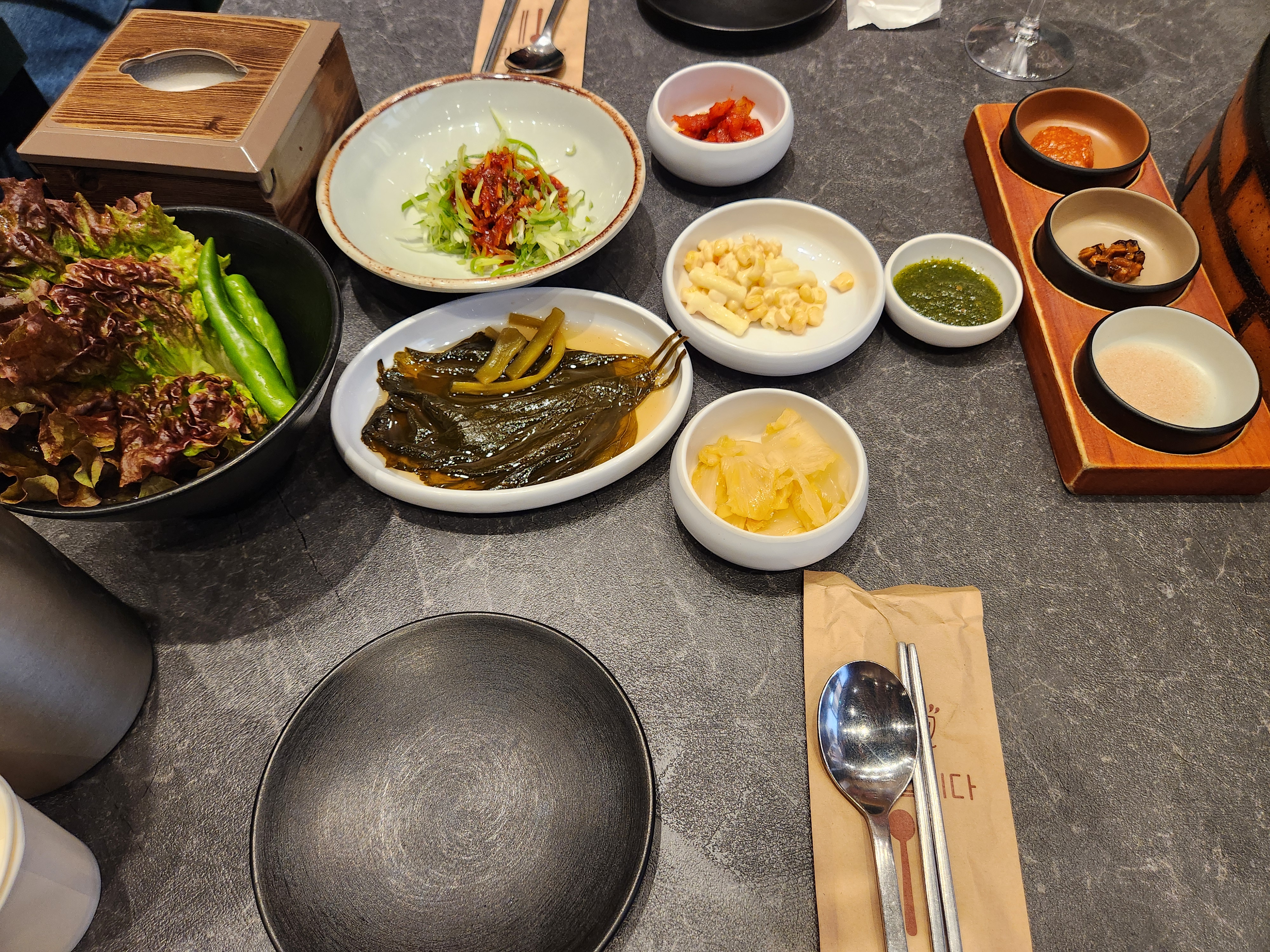 송도에 많은 고깃집이 있지만 삼겹살과 목살먹을때는 꼭 인천대입구역에있는 숯멍으로 먹으러 옵