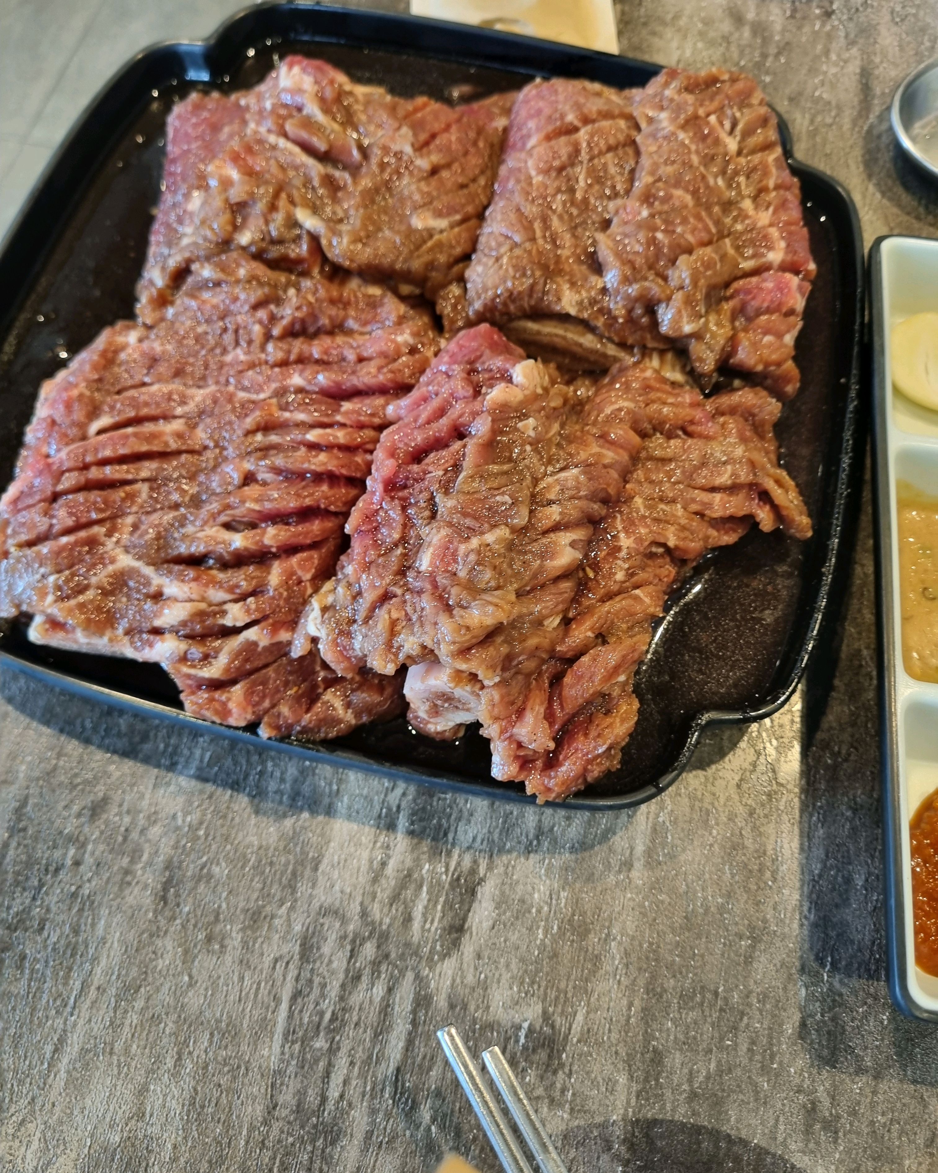 진짜 이렇게 맛있는 양념갈비 첨이에요 - 인천 맛집 노천골 부평본점