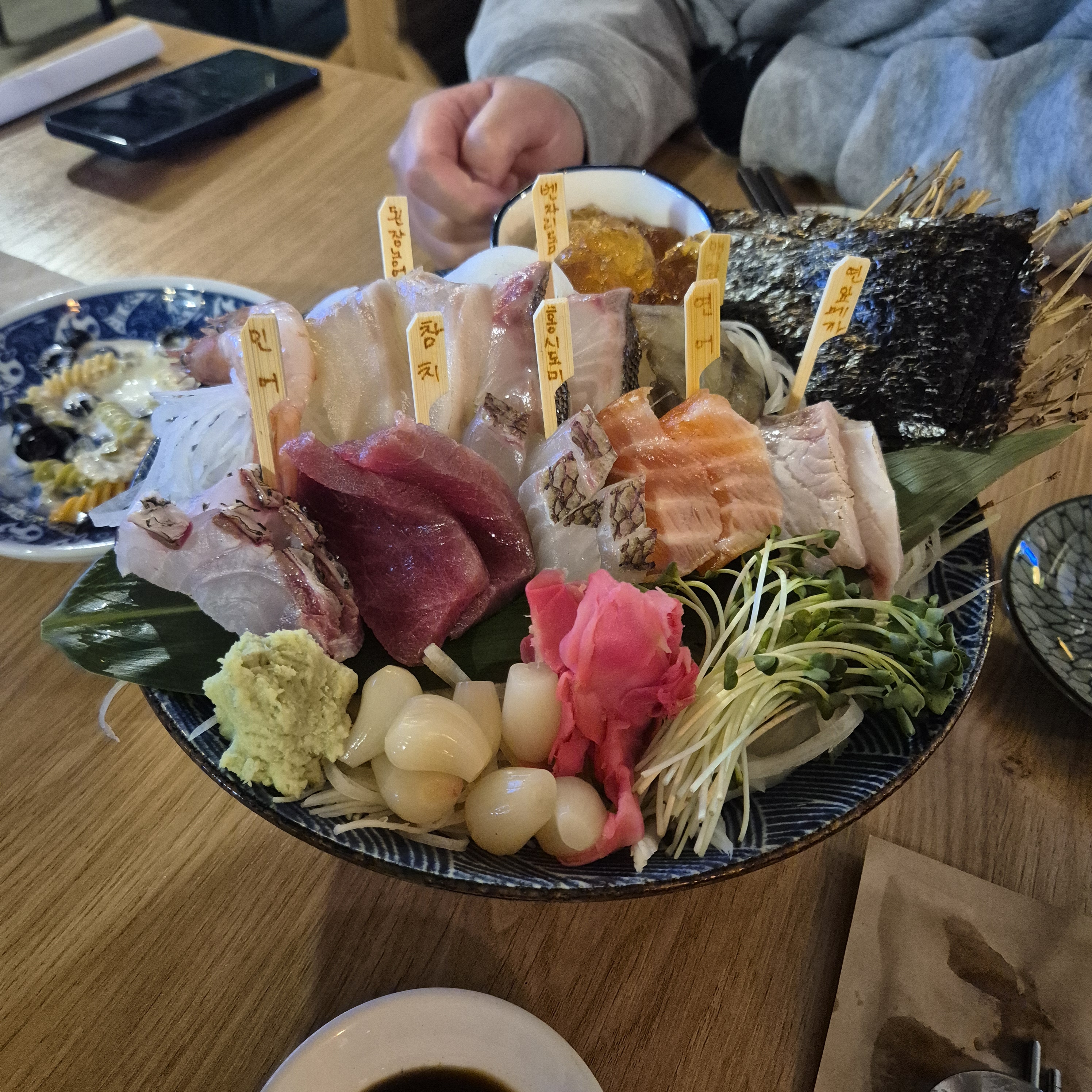 저는 원래 활어회는 잘 안먹는데 다해야 숙성회는 넘맛있어서 회땡길때마다 방문하는곳입니당!!