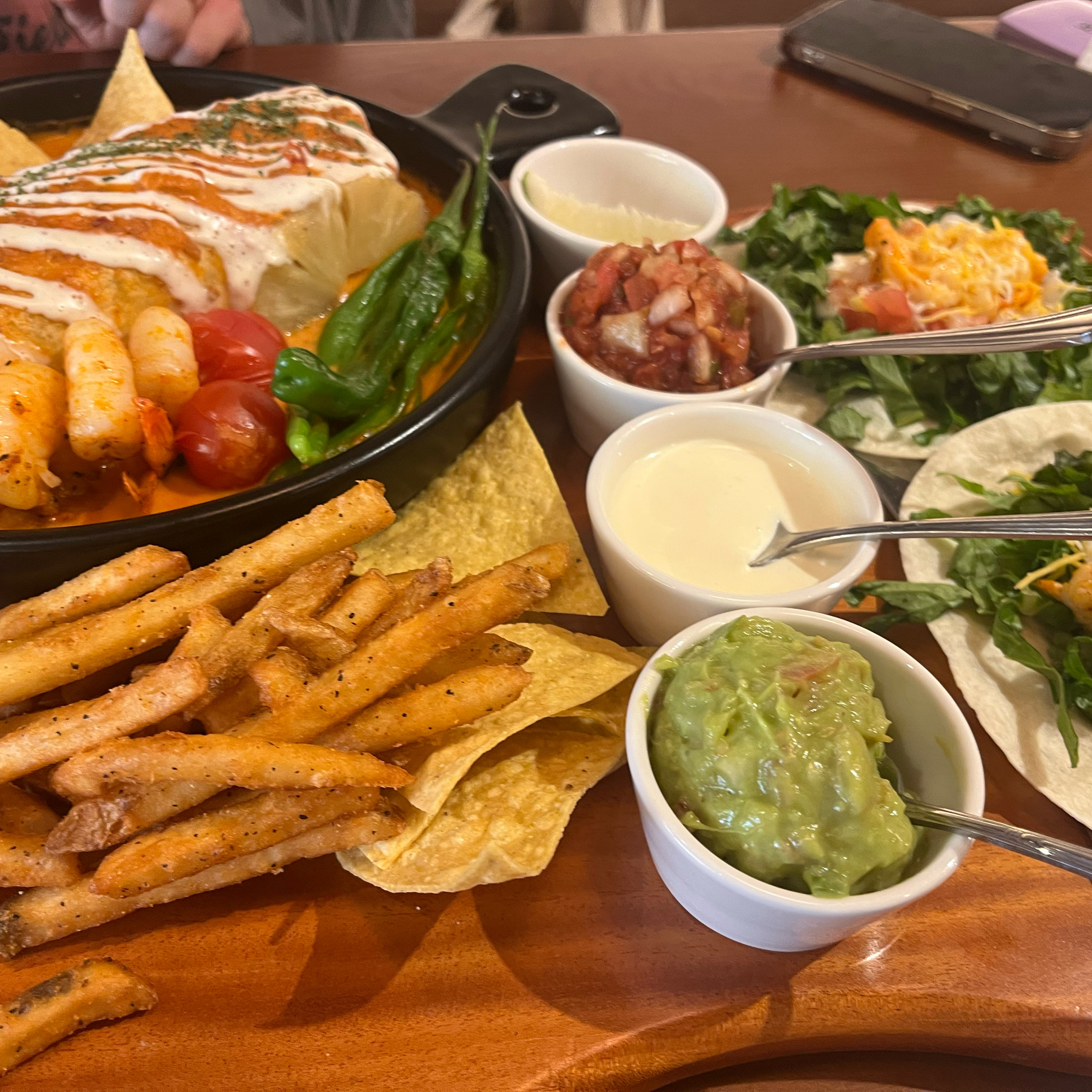 타코, 엔칠라다 완전 맛있어요!! 과카몰리 넣어 먹으니까 더 맛있어요😍 - 정자역 맛집 갓잇 분당정자점