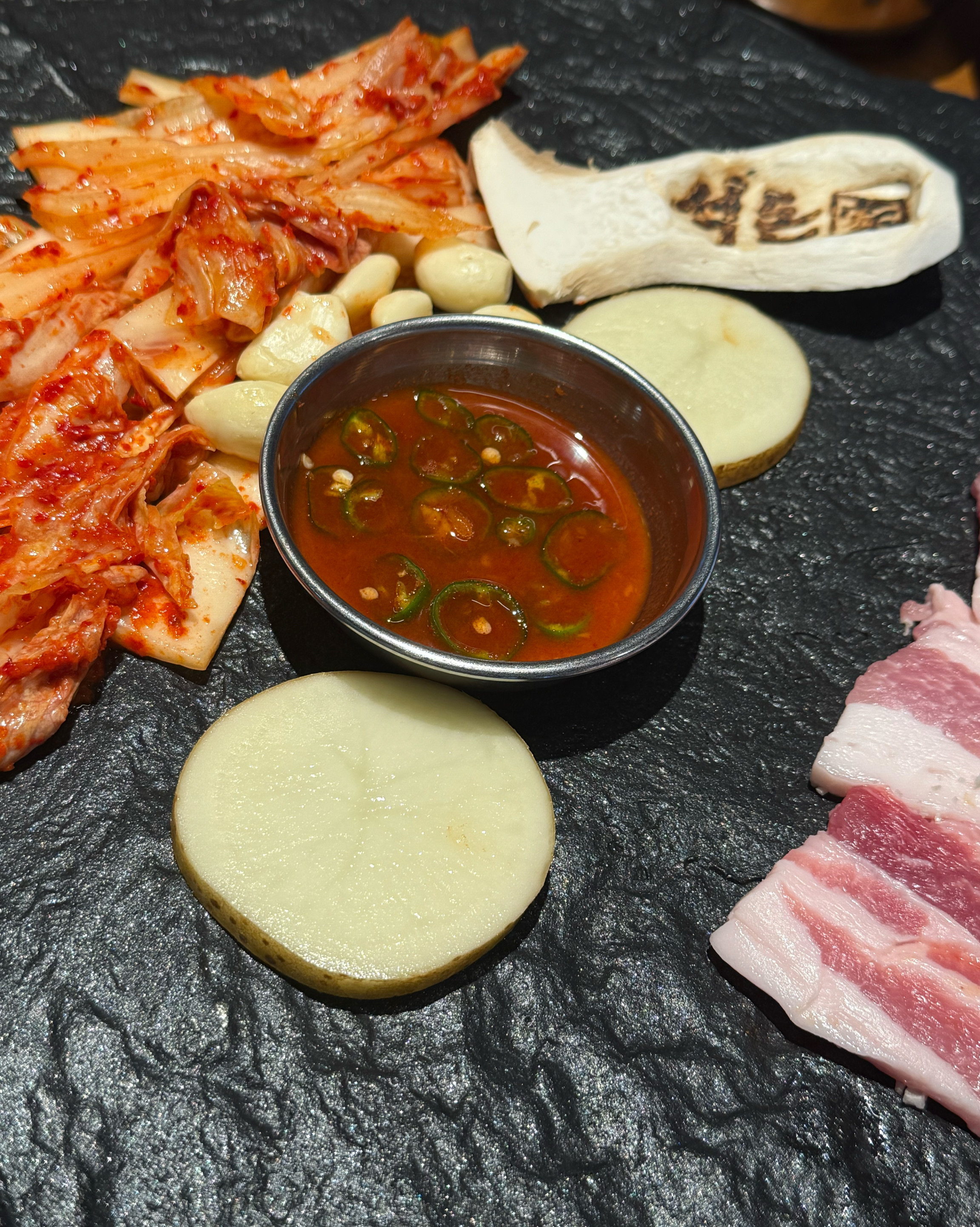 맛있어보여서 왔는데 맛있네요 번창하세요~ - 인천 맛집 석돈