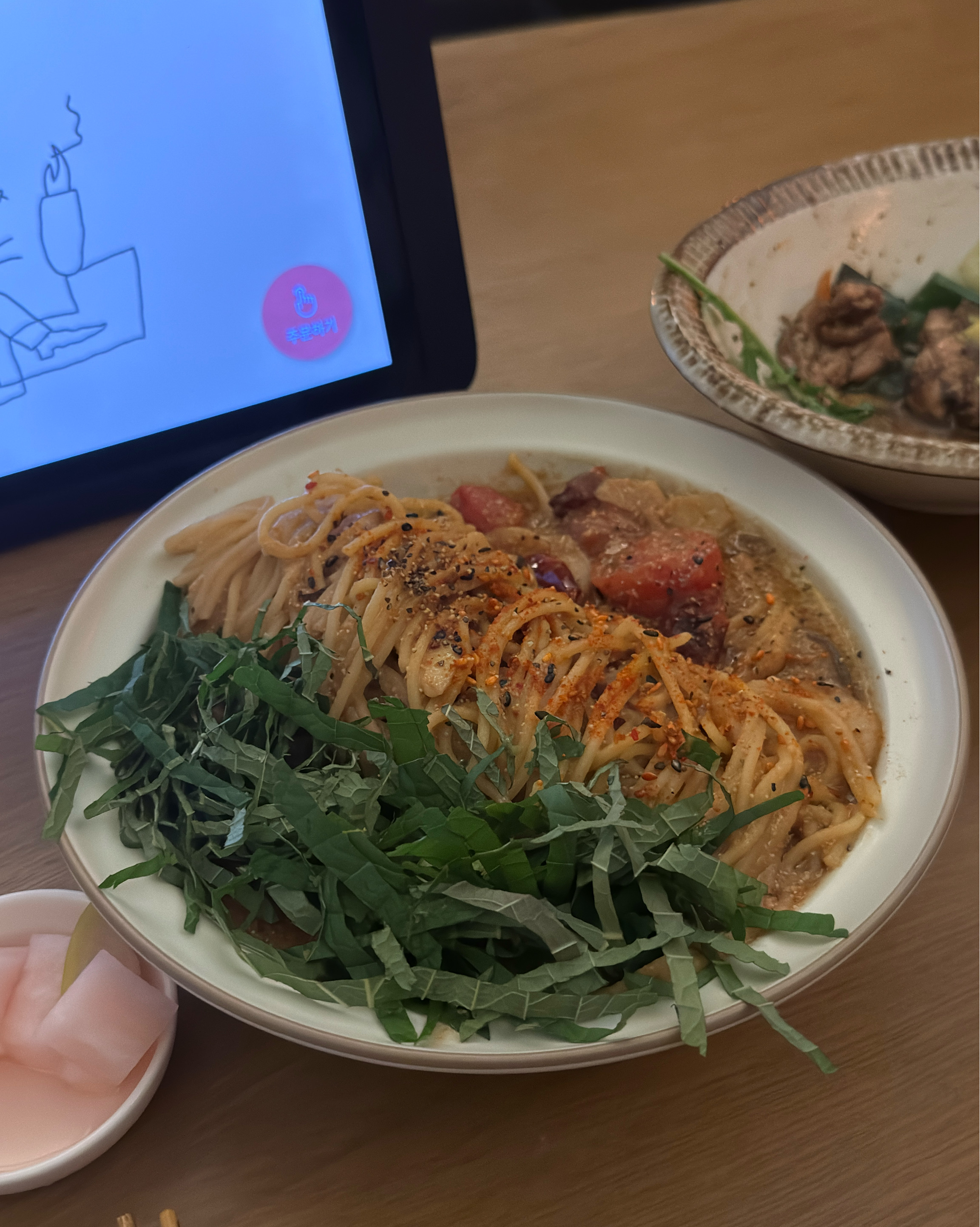 분위기 좋고 맛있는 요리 먹고 싶어서 두번째 방문했어요! ㅎㅎ 요즘같은 날씨에 감성과 맛 