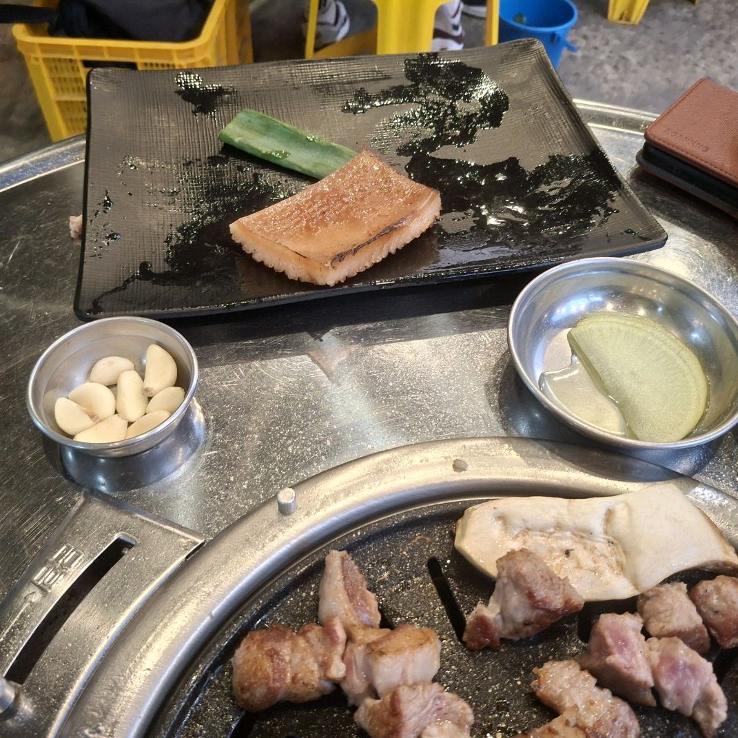 두번째 방문입니다.동생과 조카들과 왔는데 미식가인 조카가 고기맛에 감탄했습니다.정말 부드럽