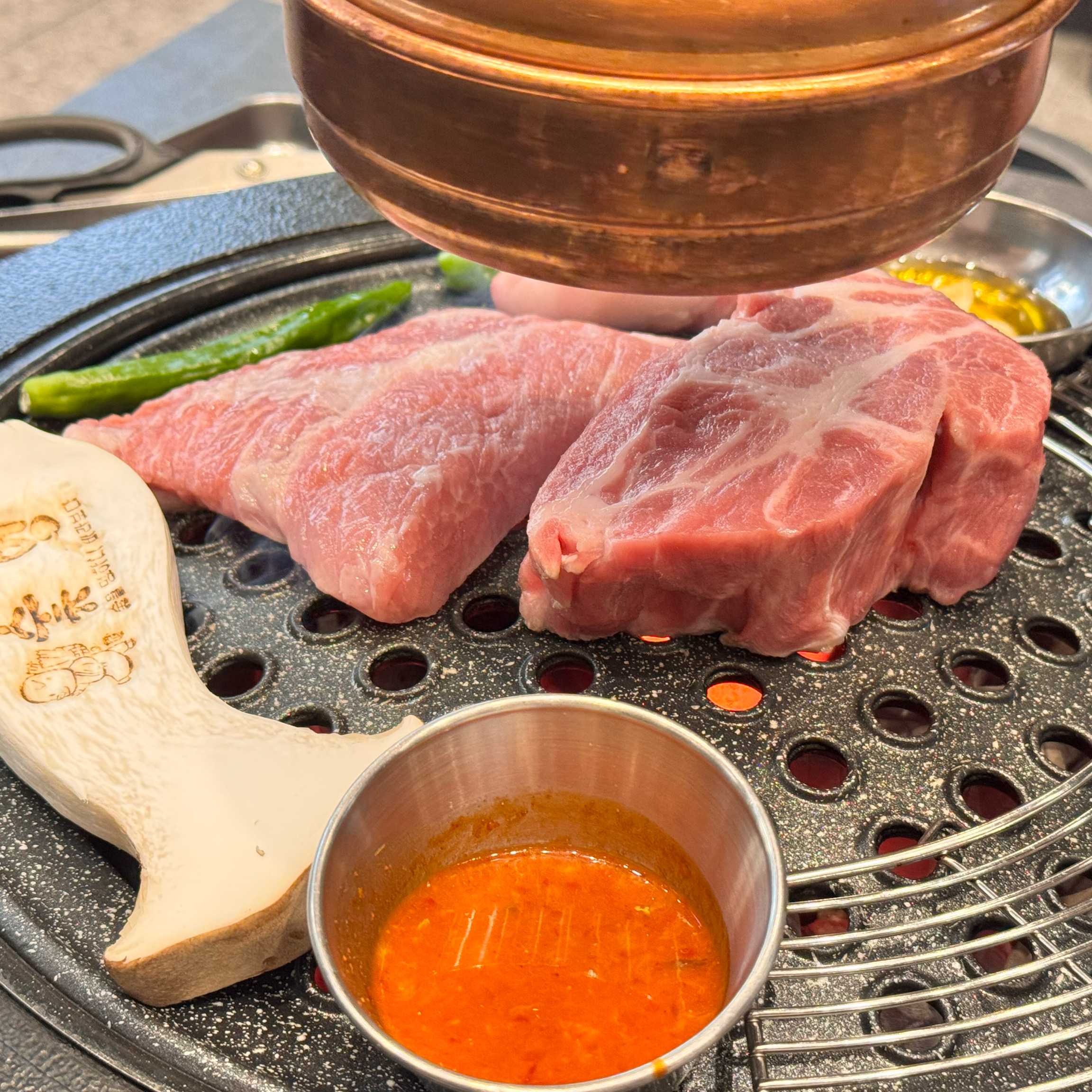 여기 너무맛있어요!! 직원분들도 다들 너무 친절하시고 고기도 다 구워주시니 편하고 좋습니다