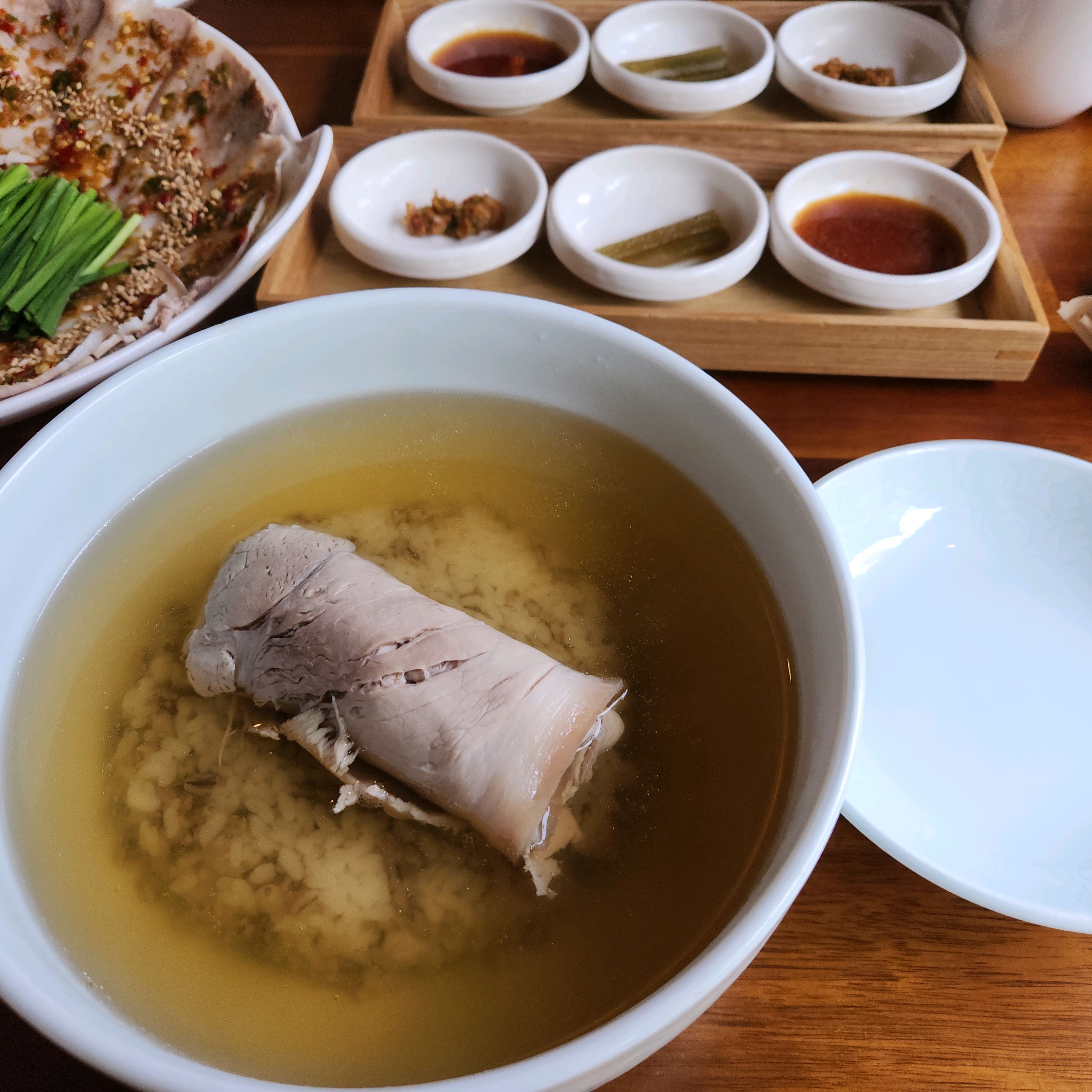 특별한 메뉴가 있어요. - 종로 맛집 송암온반