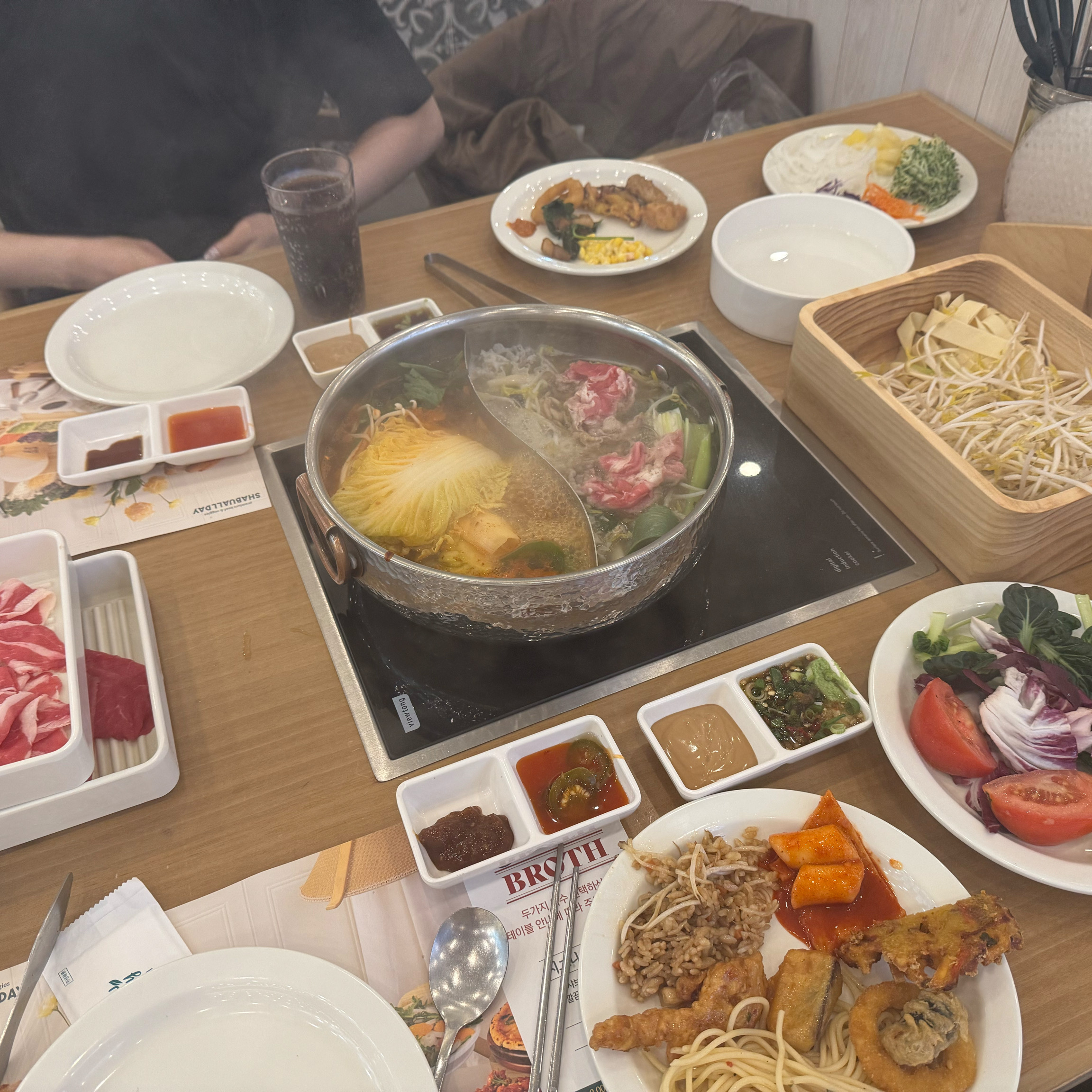 동생이랑 와서 아주 맛있게 잘 먹고 갑니다! - 인천 맛집 샤브올데이 구월점