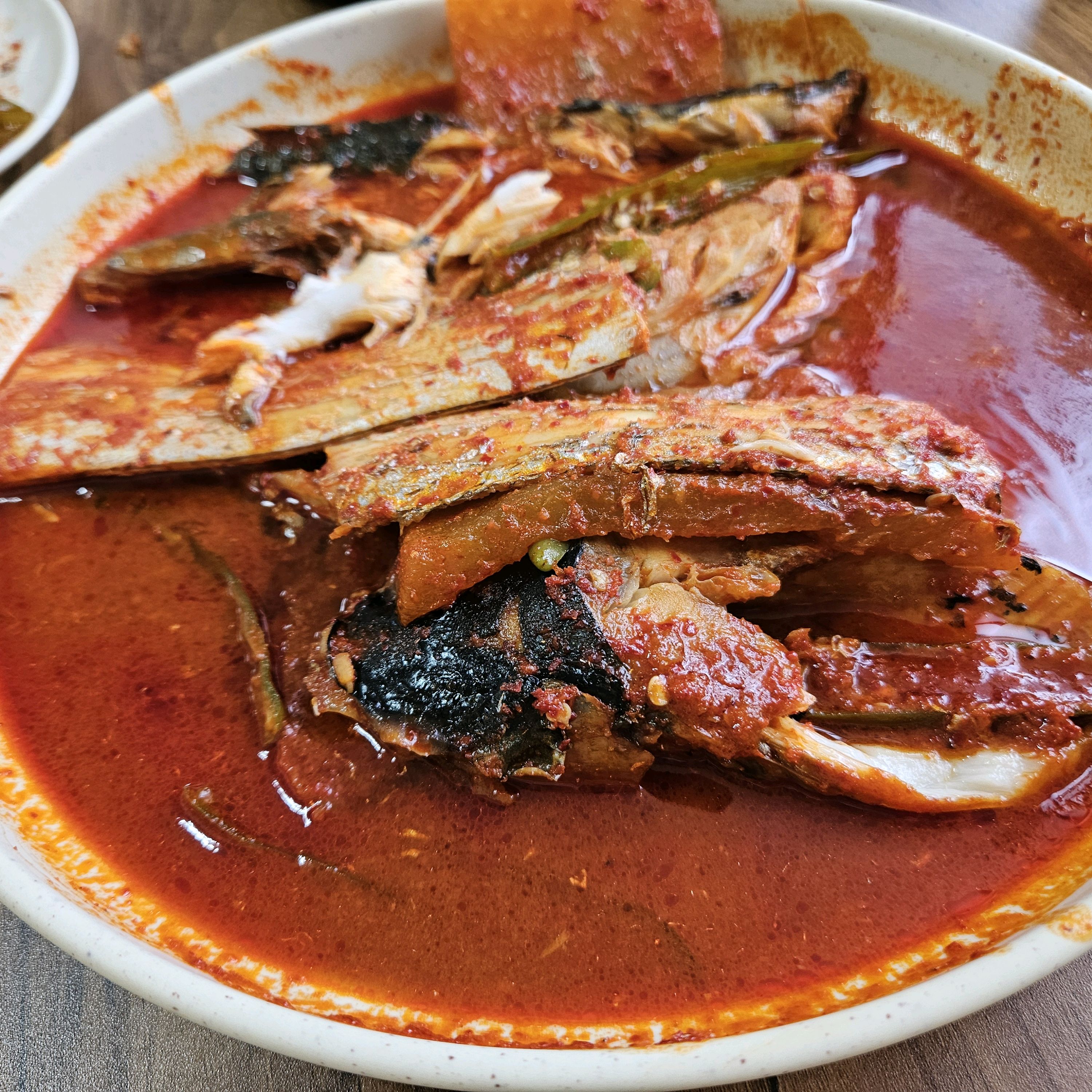 정신없이 먹다 아차차 하고 찍었는데 사진이 아쉽지만.. - 제주 맛집 맛나식당