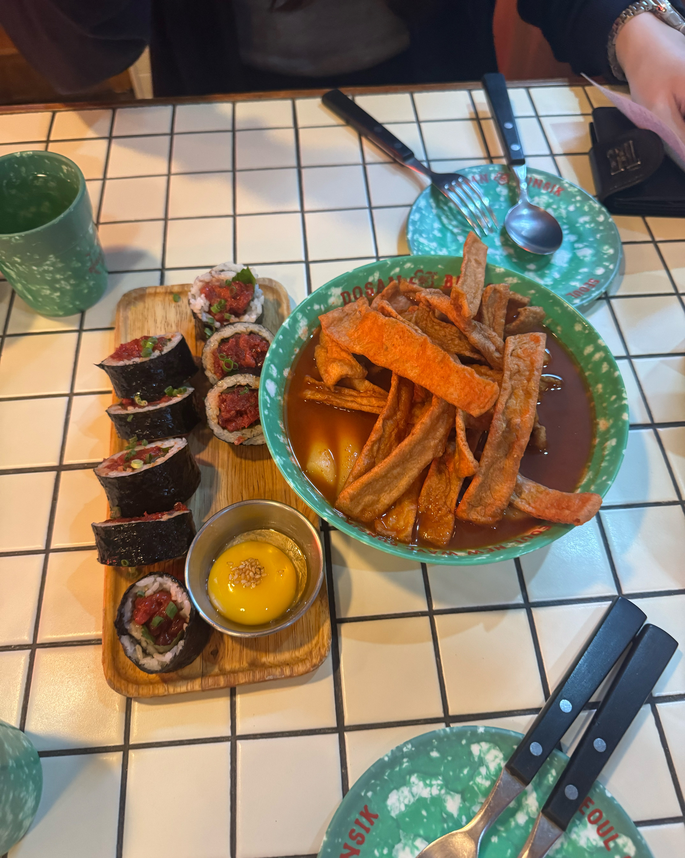 압구정로데오역 올때마다 도산분식오는데 역시나 너무 맛있네요!! 오늘은 다행히 웨이팅도 없어