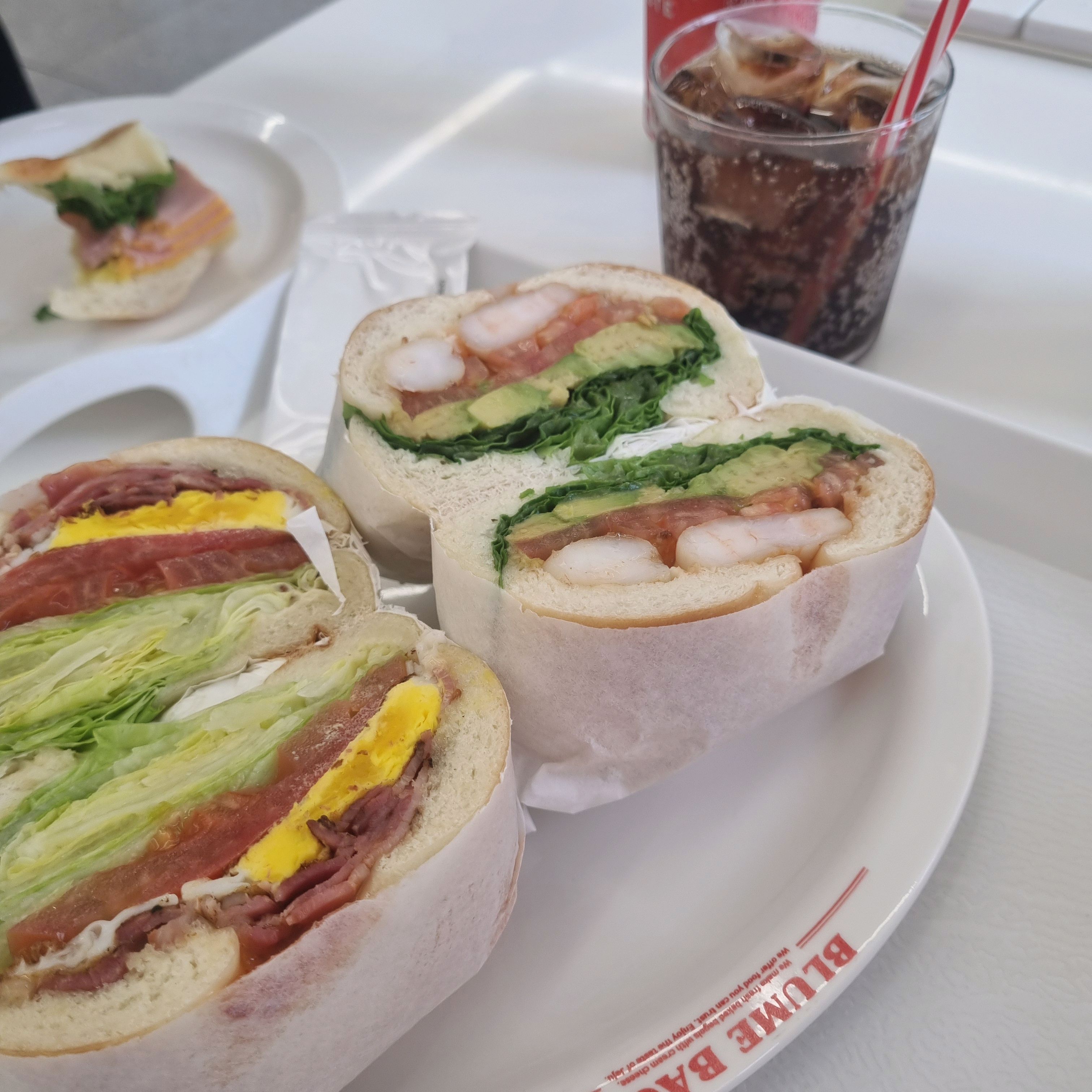 기대안하고 방문했는데 생각보다 양도많고 정말 맛있네요. 빵은 쫄깃. 소스와 재료조합도 너무