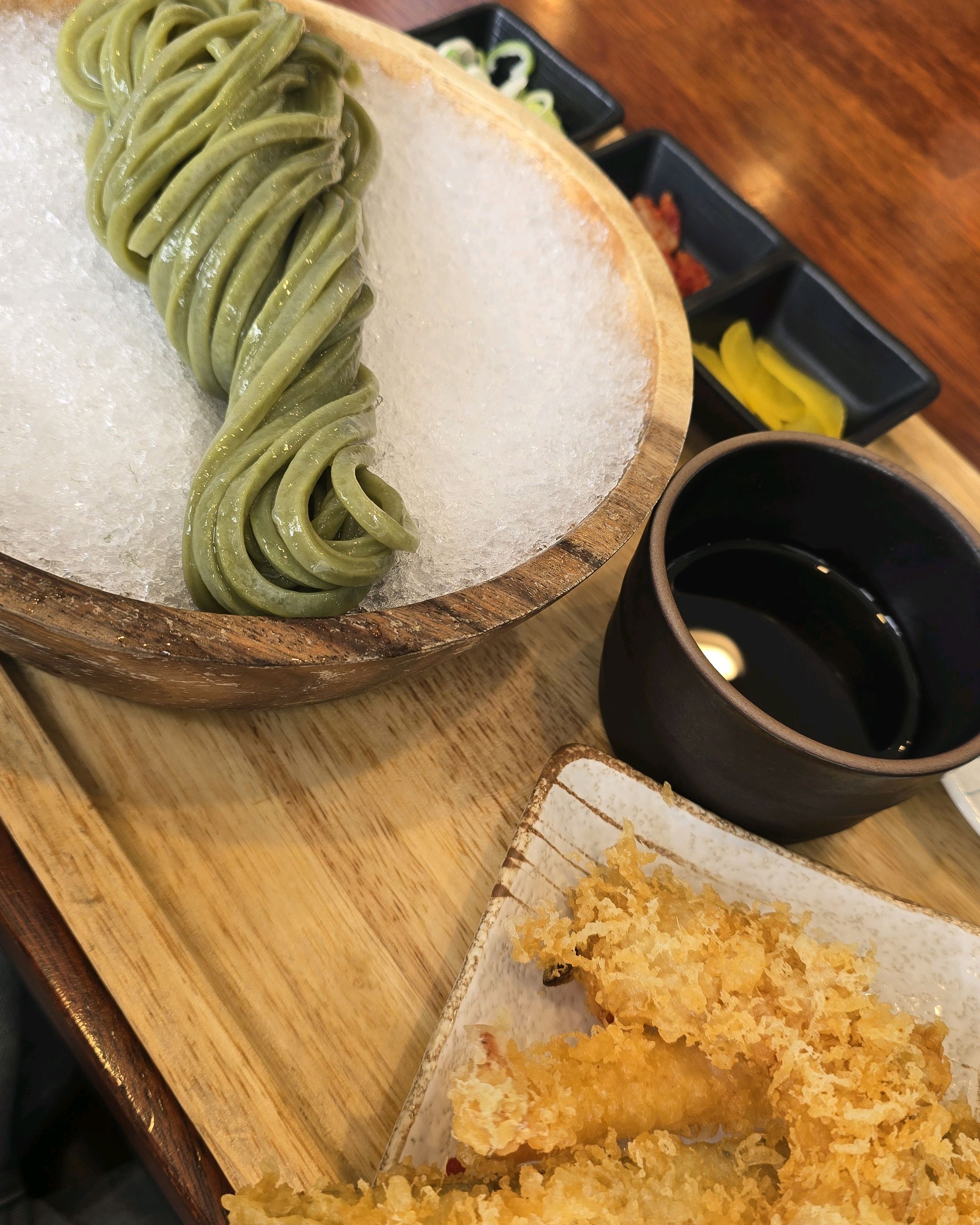 녹차우동이 신기해서 와봤어요! - 제주 맛집 한라미담우동