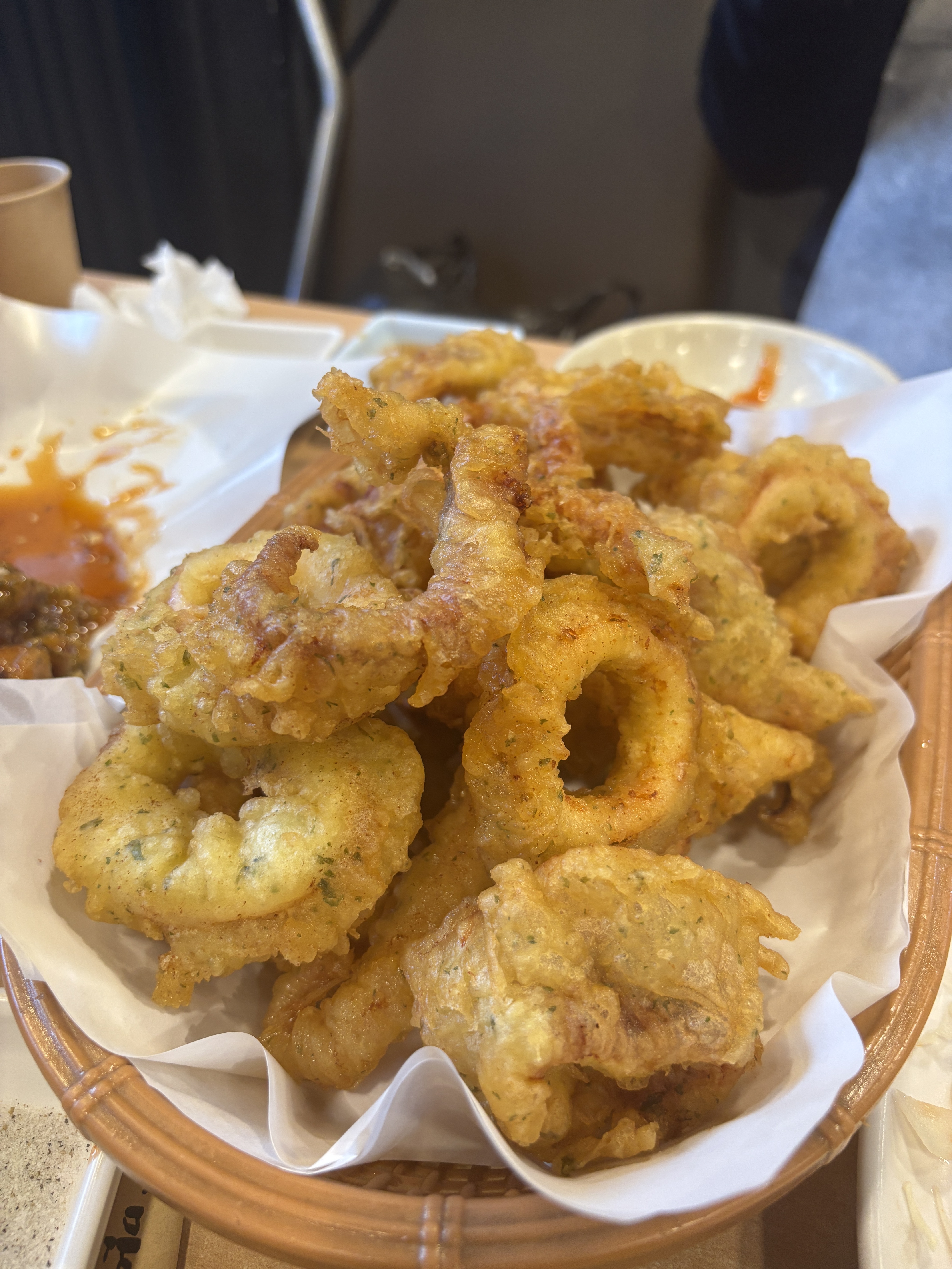 오징어튀김을 좋아해서 아내와 자주 방문해서 먹는데, 양도 많고 너무 맛있어요!! - 인천 맛집 신포야채치킨 신포시장본점