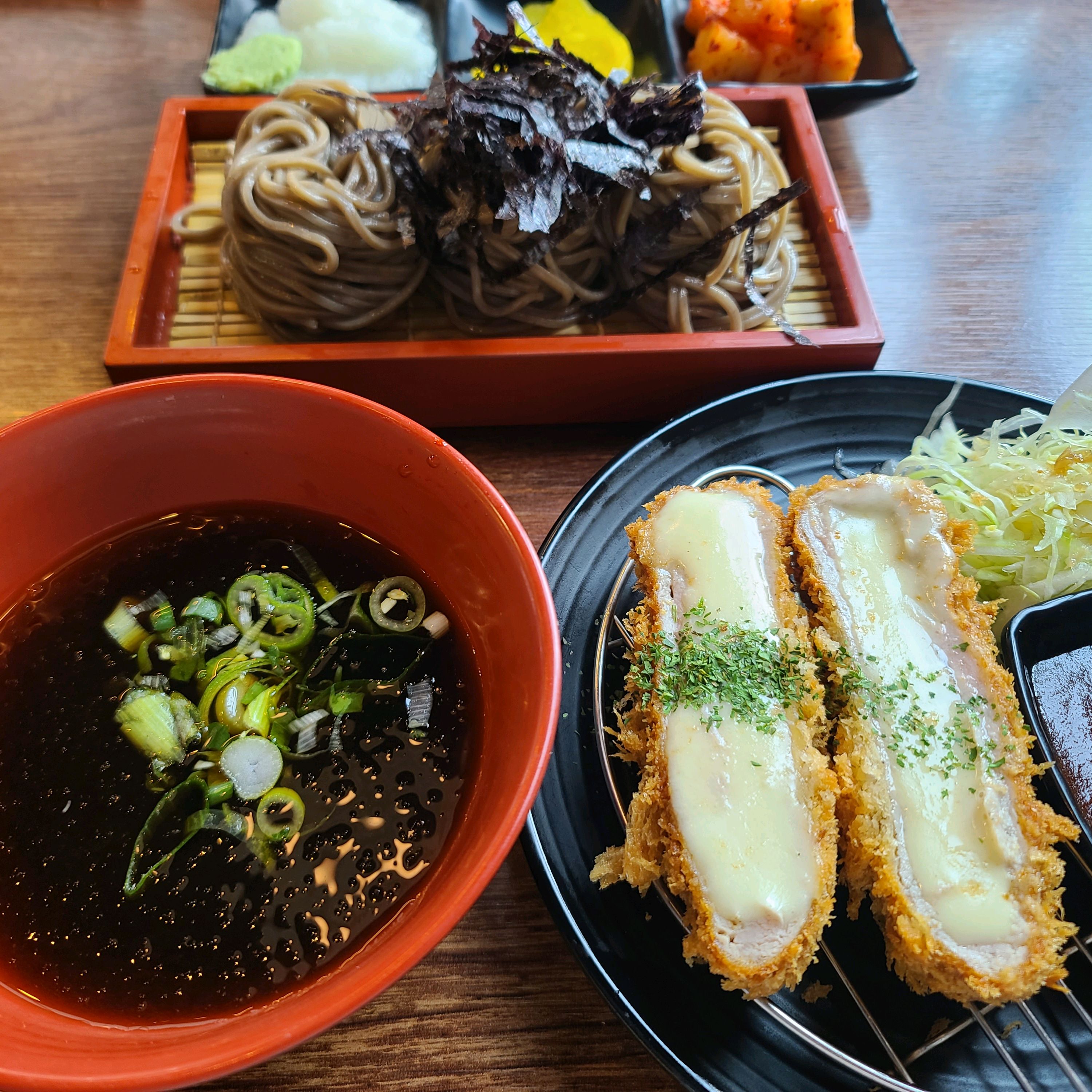 치즈돈까스도  크고  바삭하고 맛있어요 ㅎㅎ - 익산 영등동 맛집 삼동소바 익산점