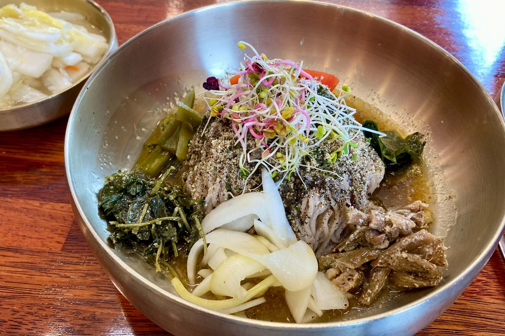 여기에서만 먹을 수 있는 맛이에요! 독보적 고소함👍🏼 - 인천 맛집 서도막국수