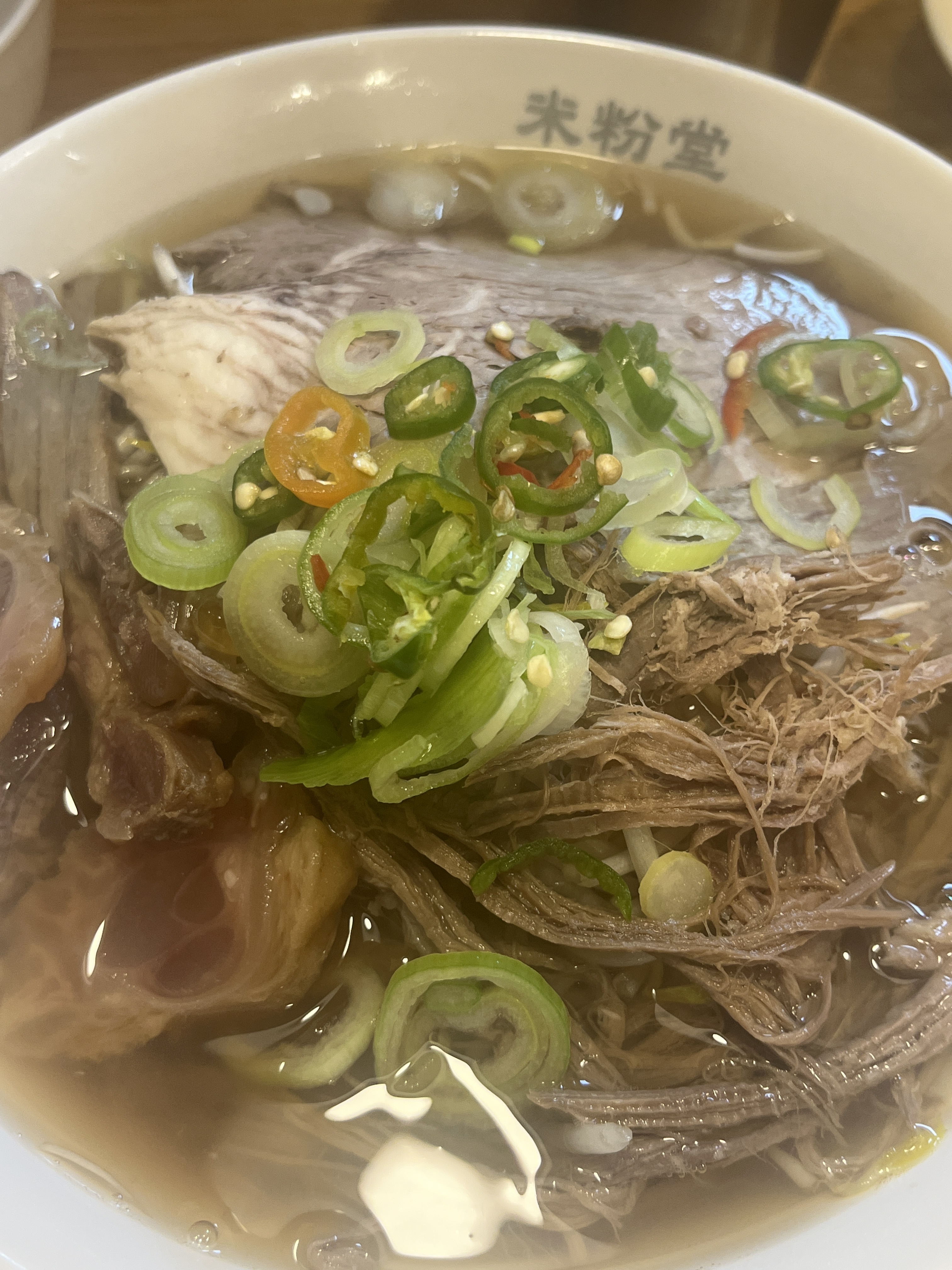 양이 많고 맛있어요! 분위기가 조용해서 혼자와도 될것같아요!! 다음에도 쌀국수 먹는다면 또