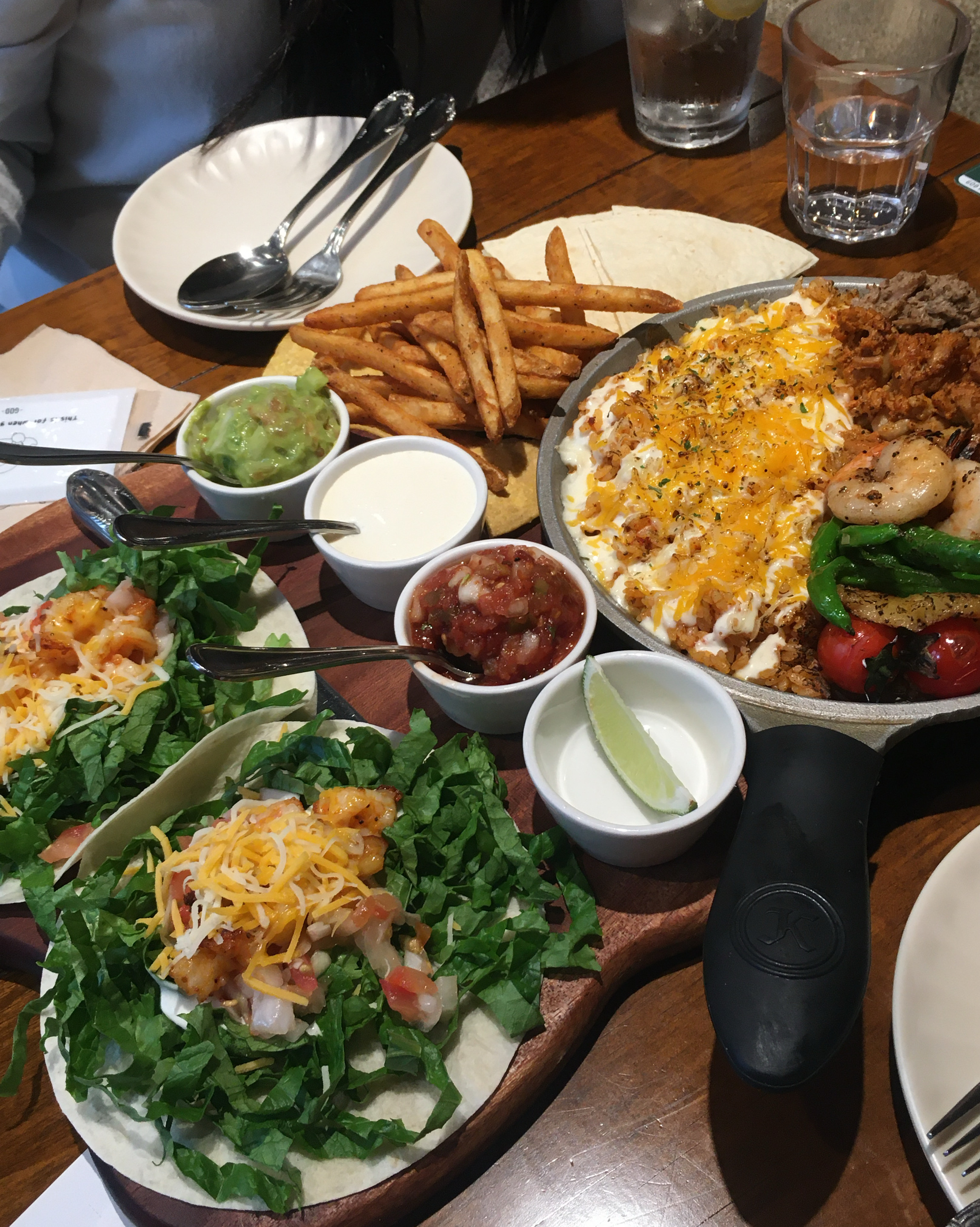 진짜 너무 맛있어요!! 집에서 배달로 자주 시켜먹는데 와서 먹으니 더 맛있네요!! - 뚝섬역 맛집 갓잇 서울숲점