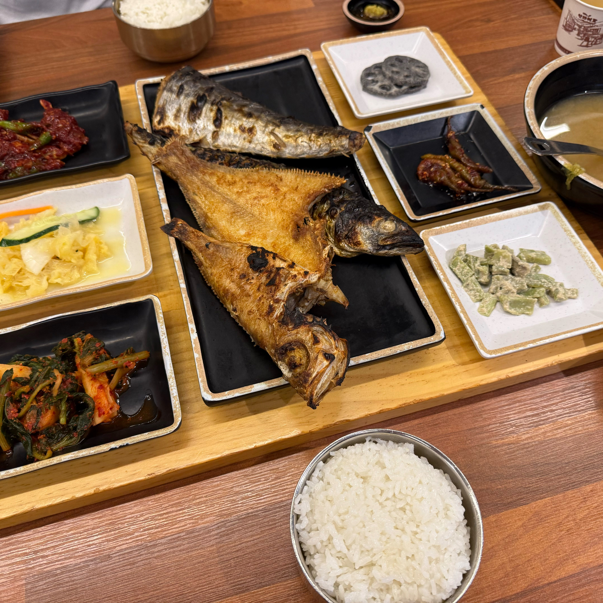 가끔 오는 곳인데 음식이 다 깔끔하고 친절하시고 너무 만족하고 갑니다! 늘 맛있어요!!! - 인천 맛집 명품 화덕 고등어 본점