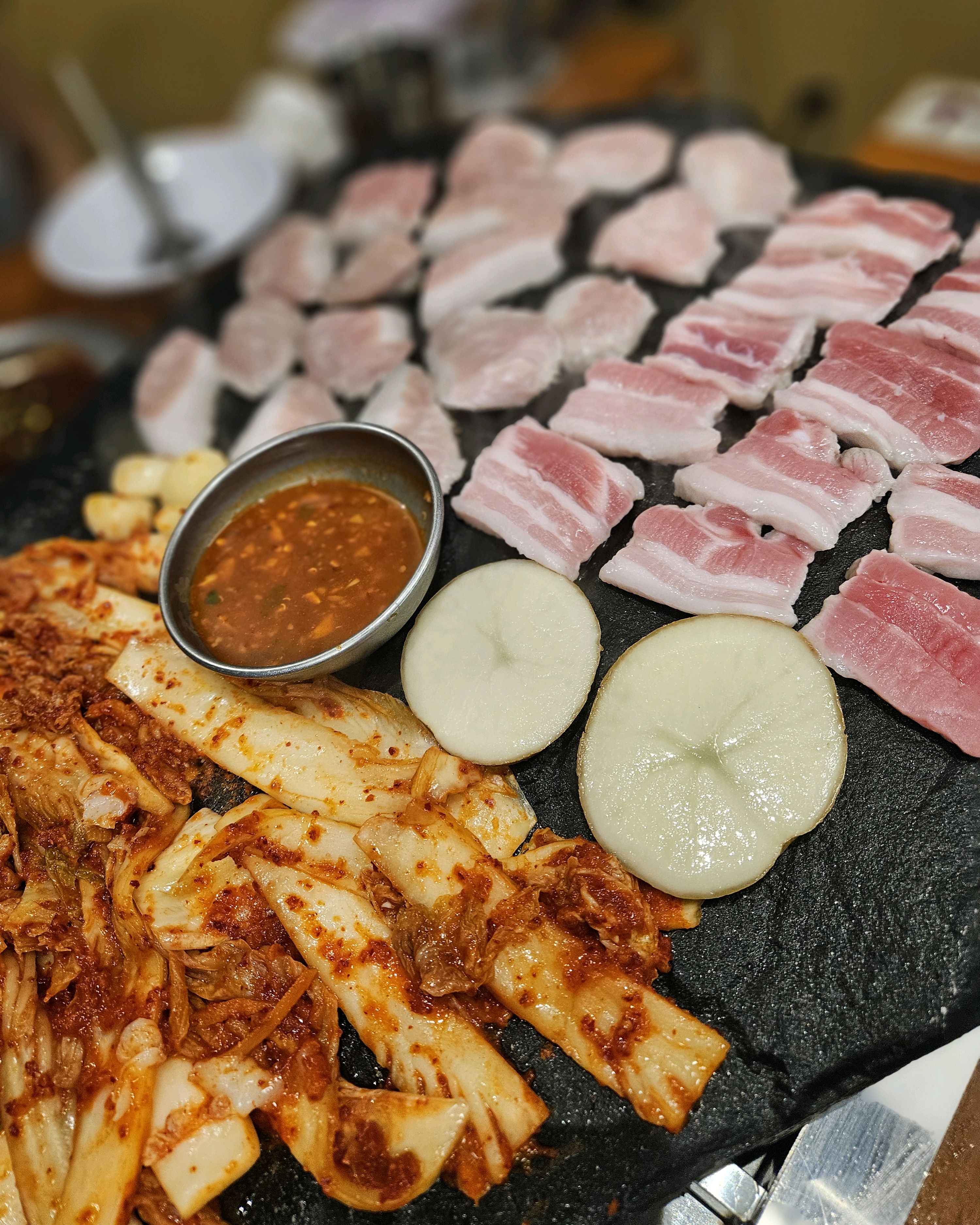 인기가 시들지 않네요. - 인천 맛집 석암생소금구이 송도타임스페이스점